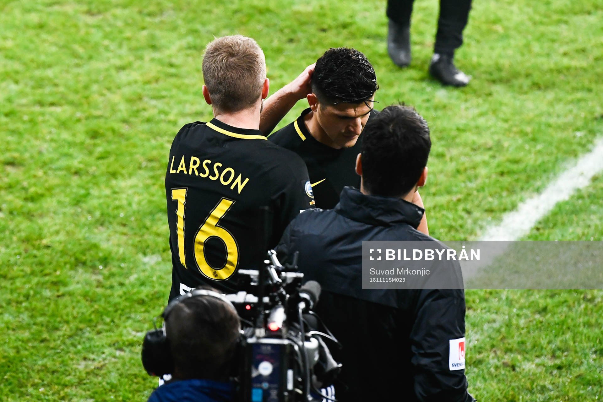 s Sebastian Larsson byts in