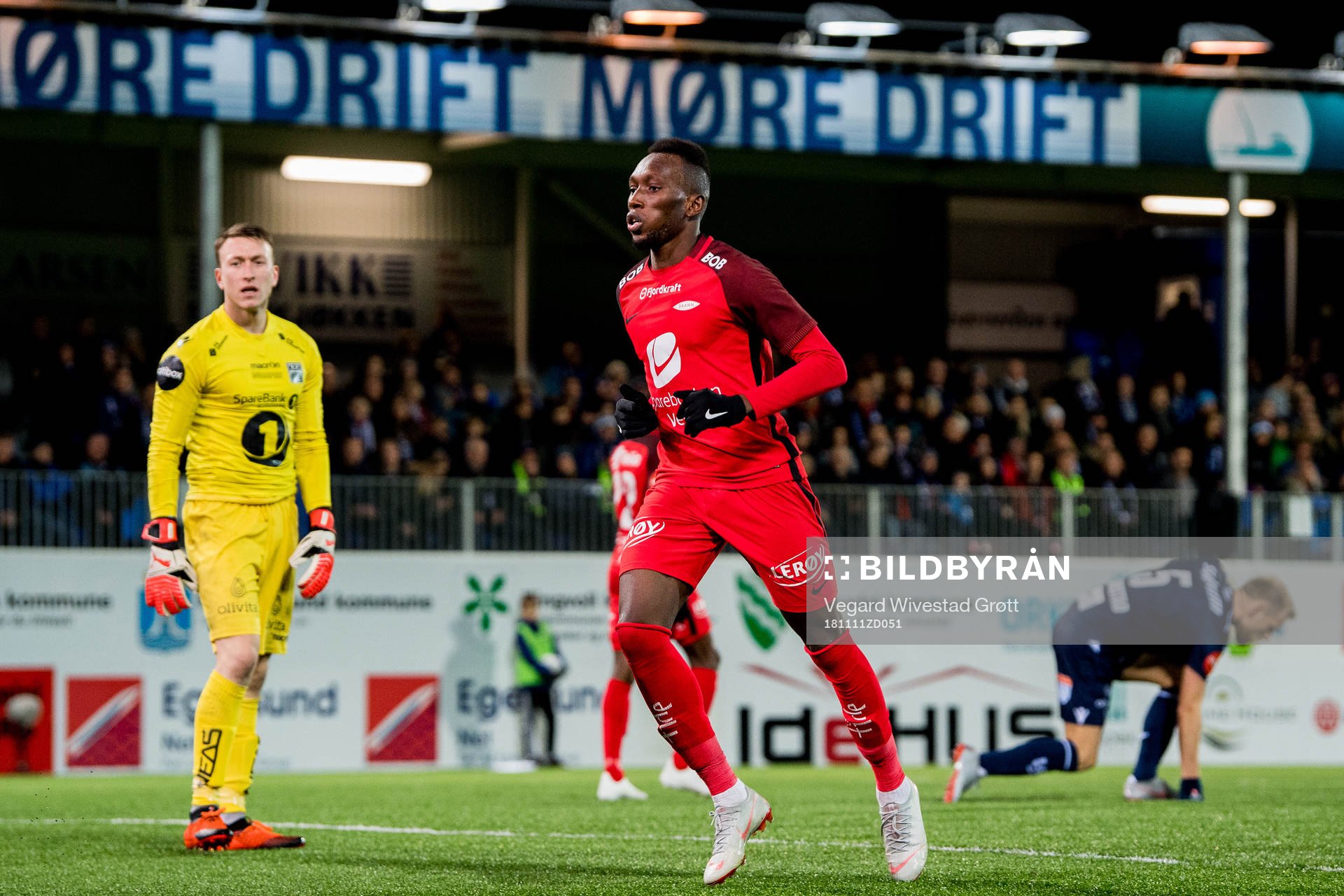 Daouda Bamba of Brann celebrates