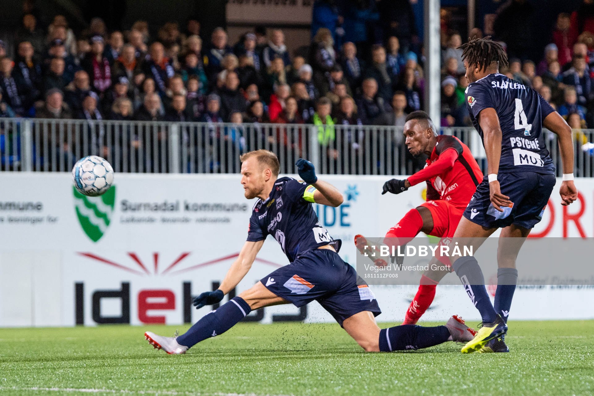 Daouda Bamba of Brann scores 2-1