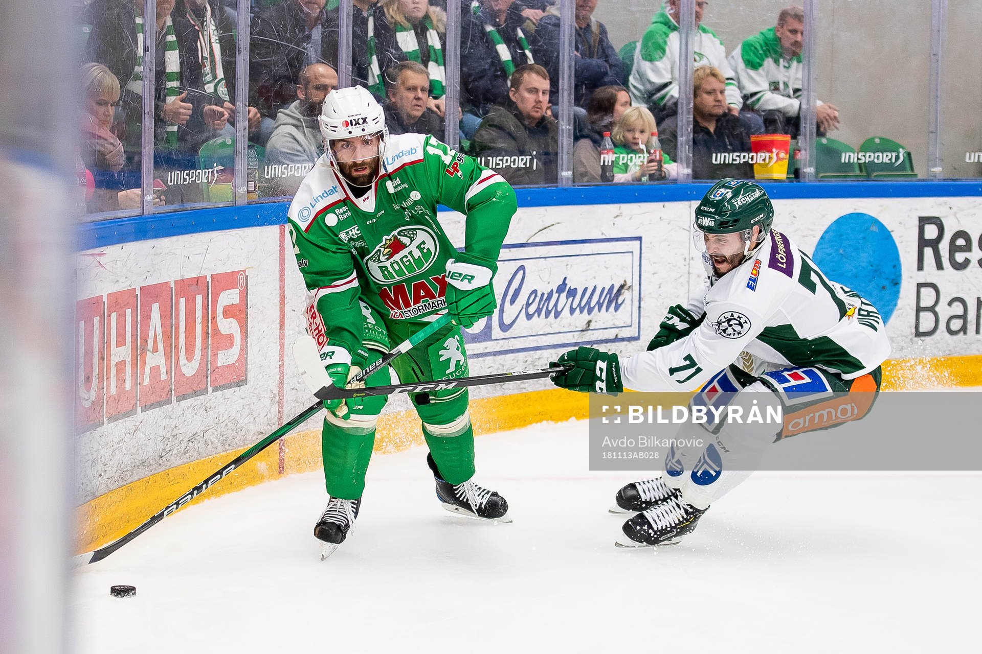 Rögles Taylor Matson och Färjestads Jesse Virtanen