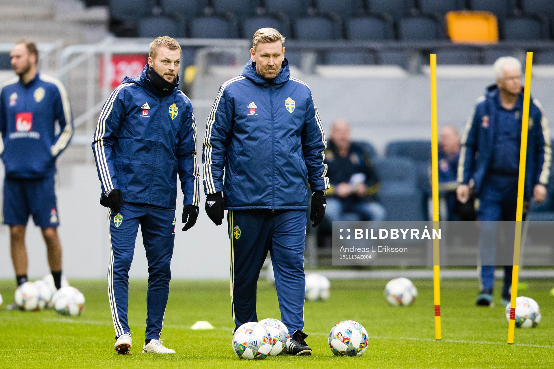 Sveriges Sebastian Larsson och assisterande tränare Peter
