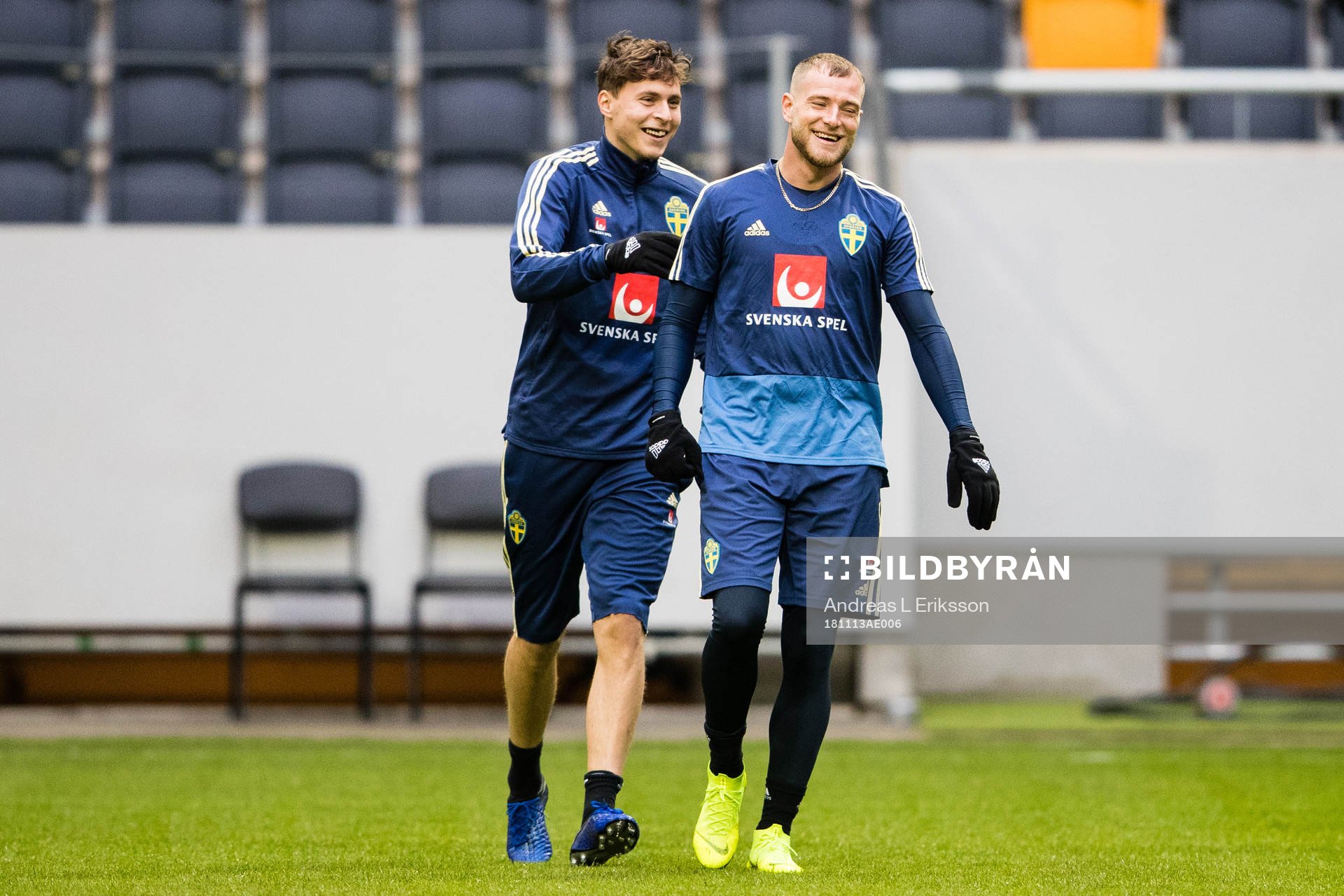 Sveriges Victor Nilsson Lindelöf och John Guidetti under en träning med Sveriges fotbollslandslag den 13 november 2018 i Stockholm.