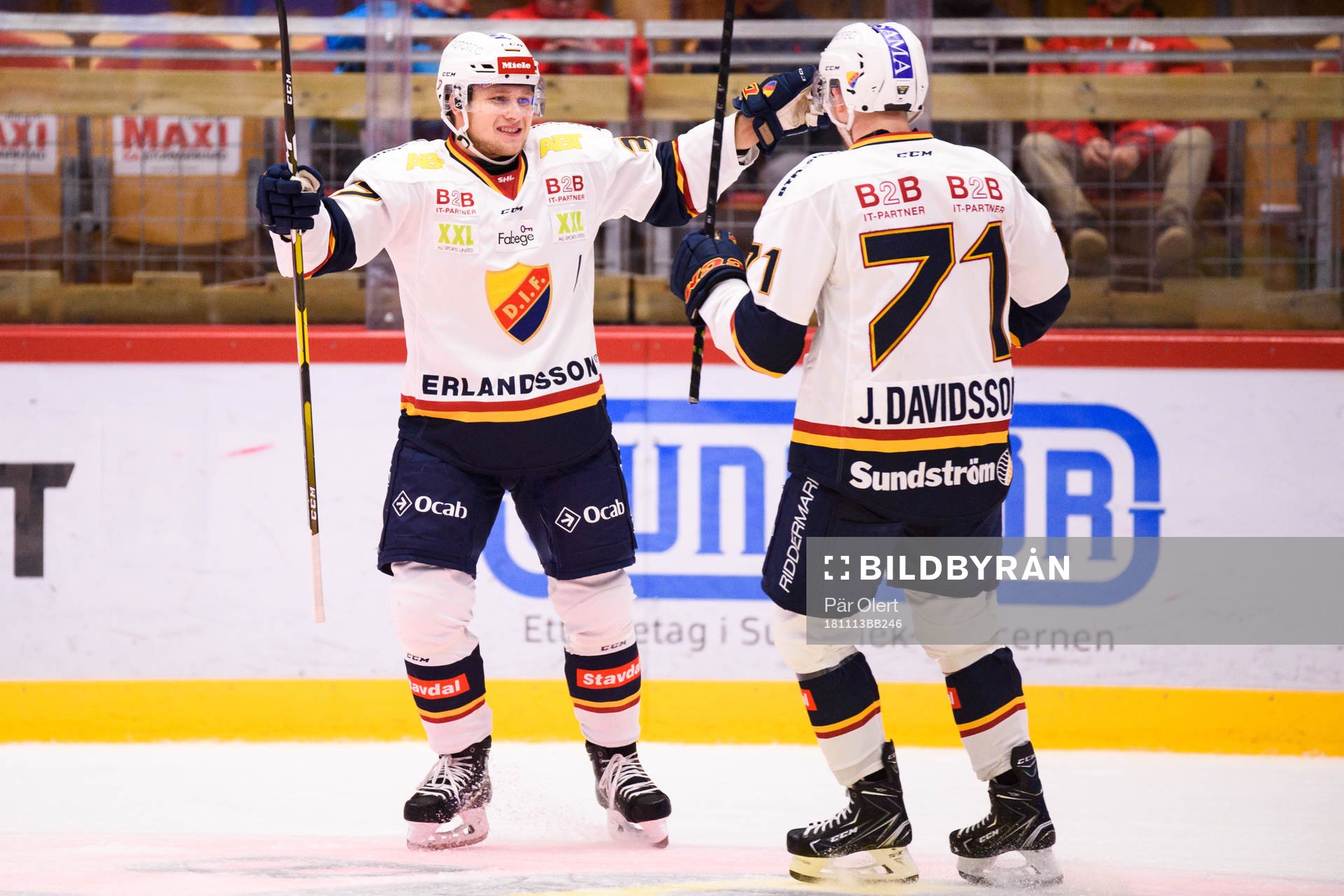 Djurgårdens Jesper Pettersson och Jonathan Davidsson jublar