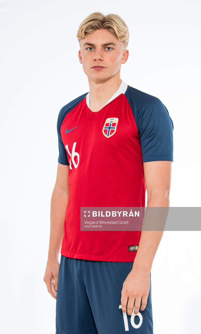 Tobias Borchgrevink Børkeeiet of Norway poses for a