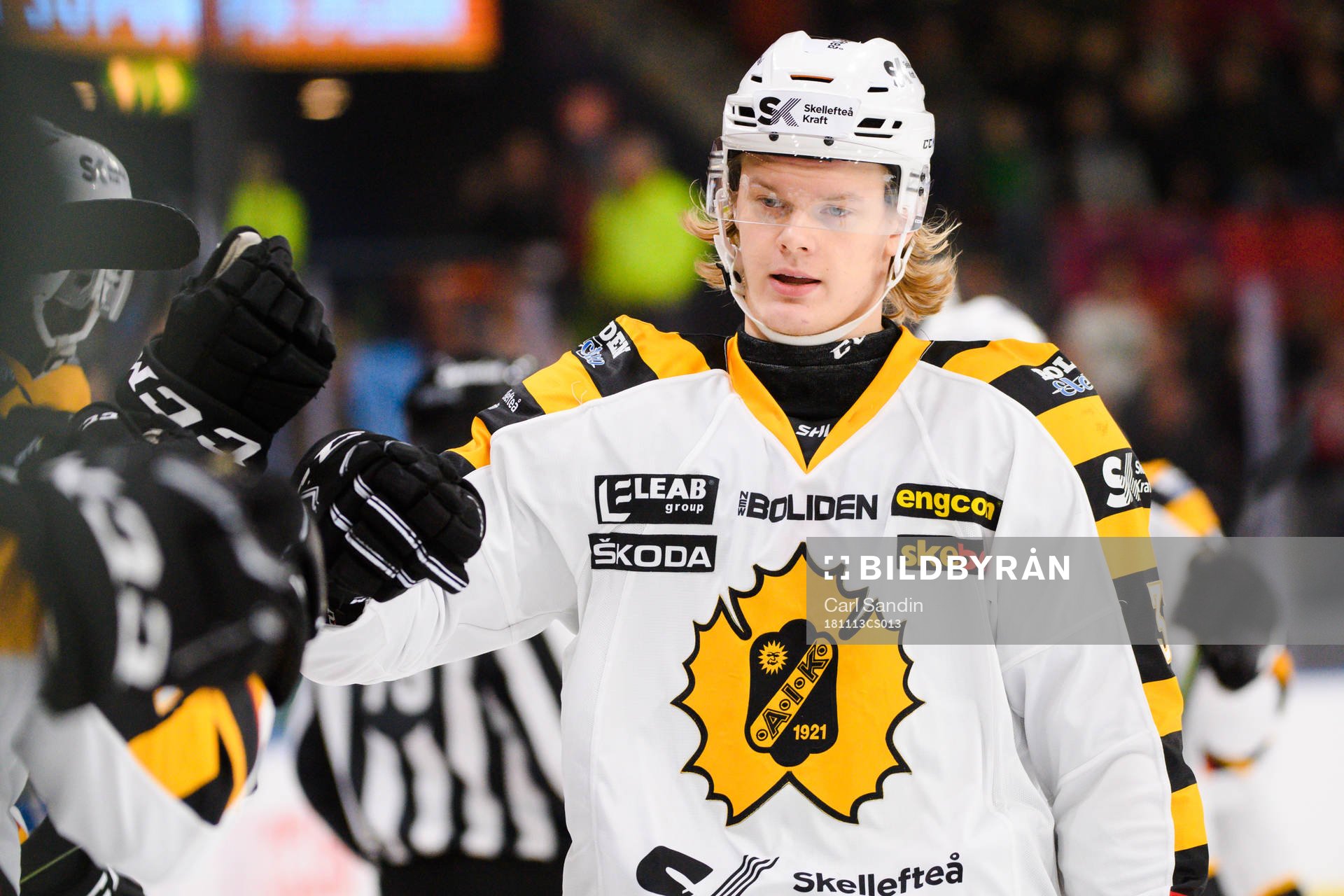 Skellefteås Albin Eriksson jublar med lagkamrater