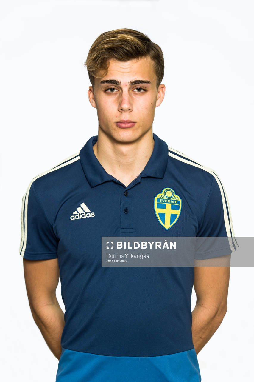 Isac Larsson i P17-landslaget