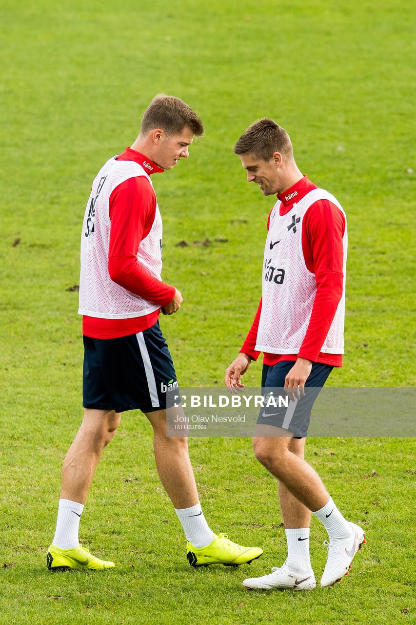 Alexander Sørloth and Markus Henriksen of Norway
