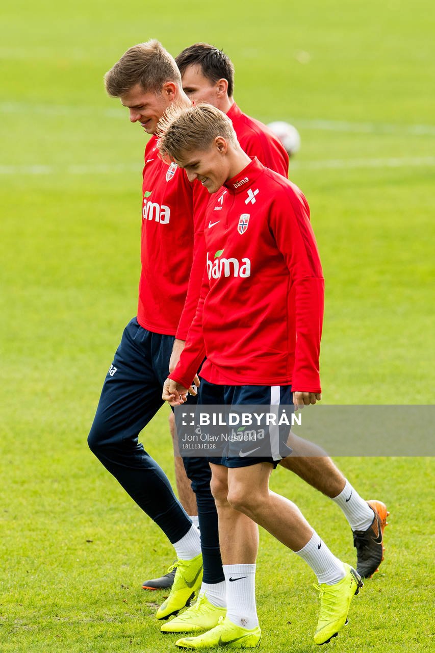 Alexander Sørloth and Martin Ødegaard of Norway