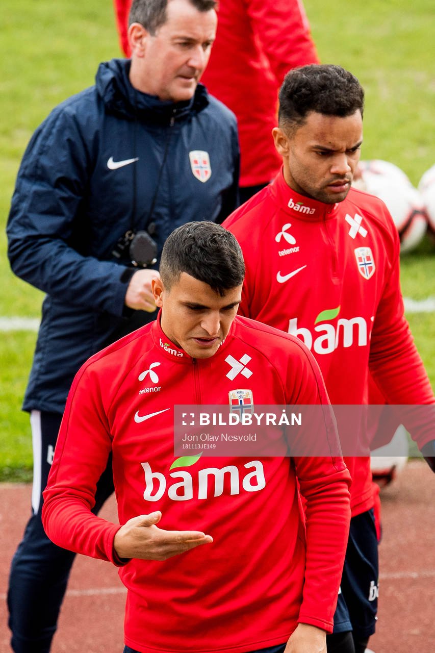 Mohamed Elyounoussi and goalkeeper Sten Grytebust of Norway