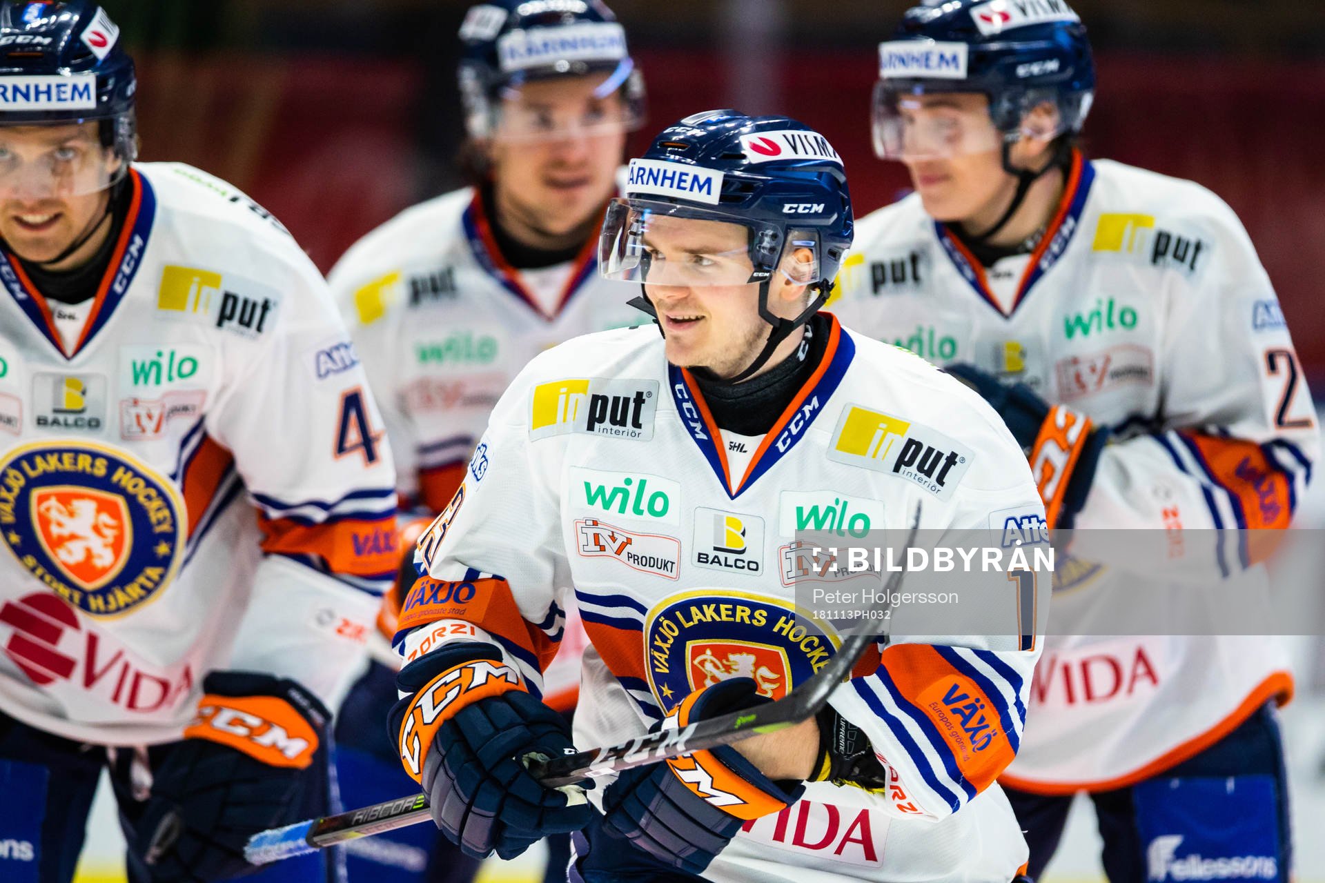 Växjös Julius Junttila jublar med lagkamrater