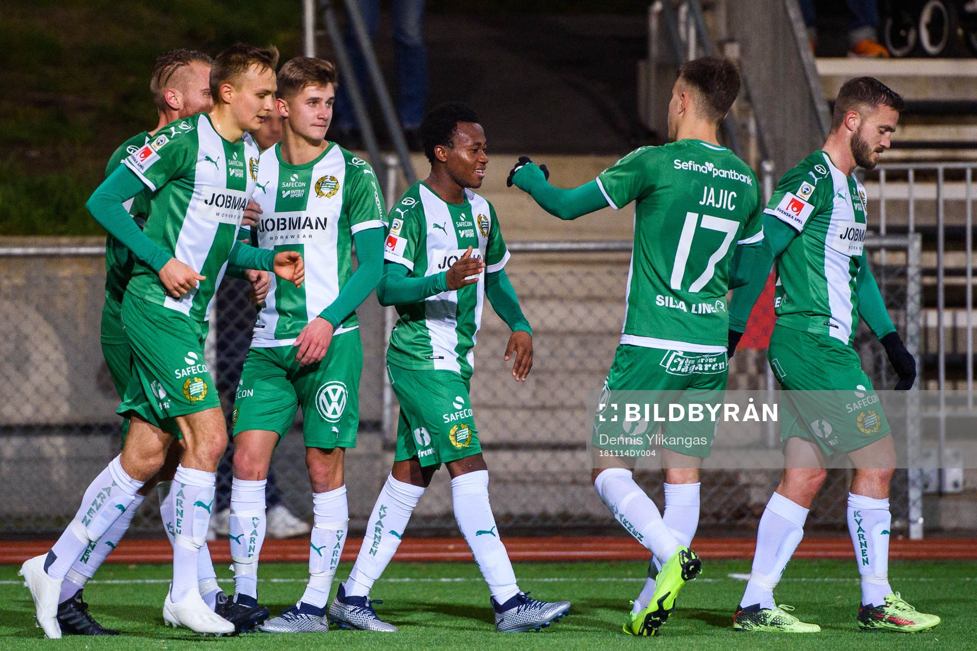 Hammarbys Abdul-Halik Hudu jublar med lagkamrater