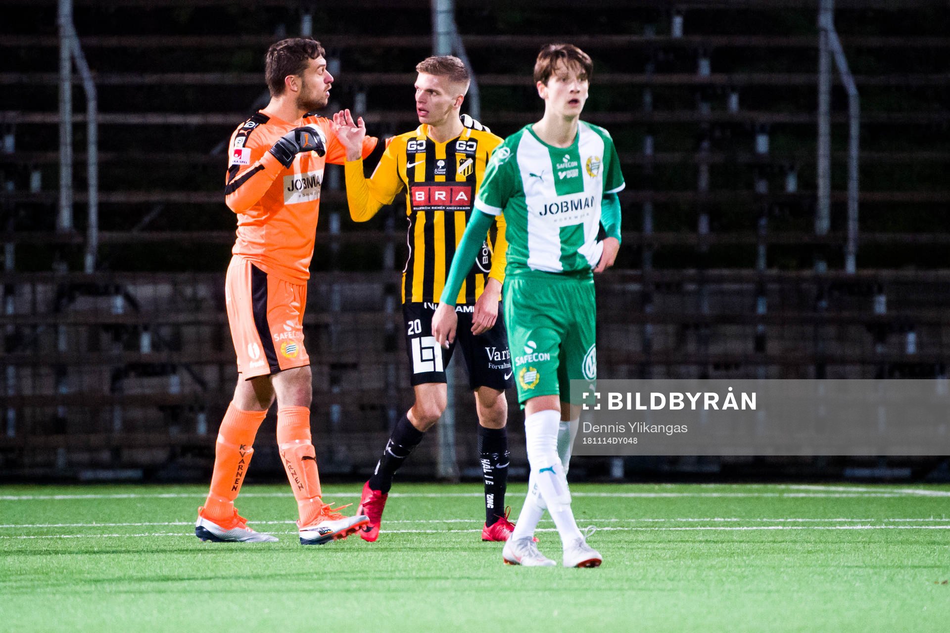 Hammarbys målvakt Davor Blažević Häckens Lucas Hedlund under U21 finalen i fotboll den 14 november 2018 i Stockholm. 