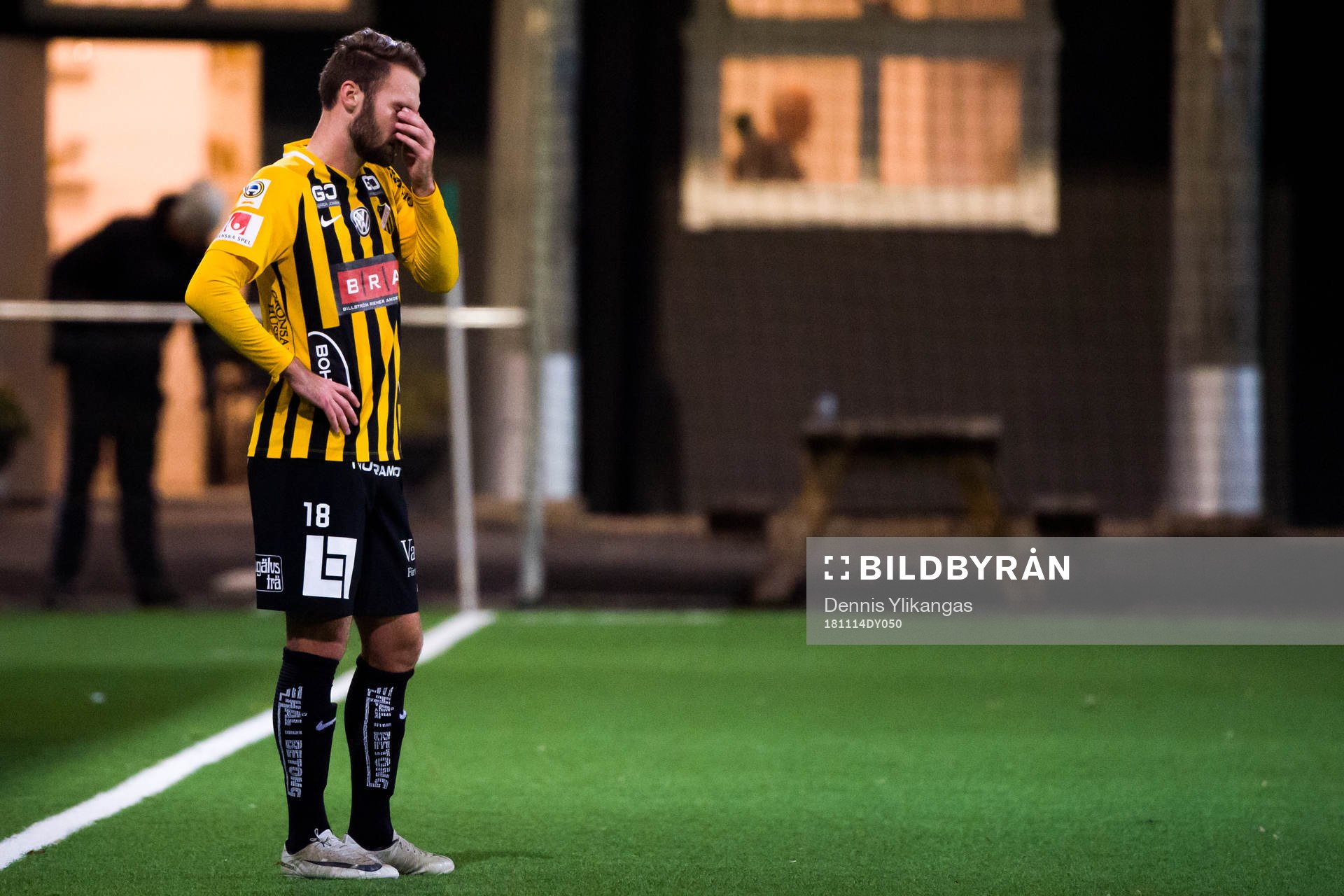 Häckens Oskar Sverrisson deppar
