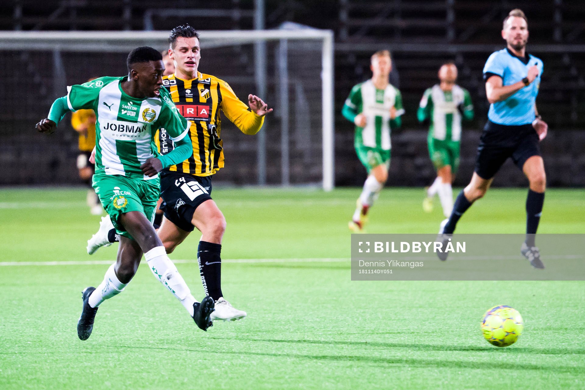 Hammarbys Samouil Izountouemoi och Häckens Kevin Ackermann