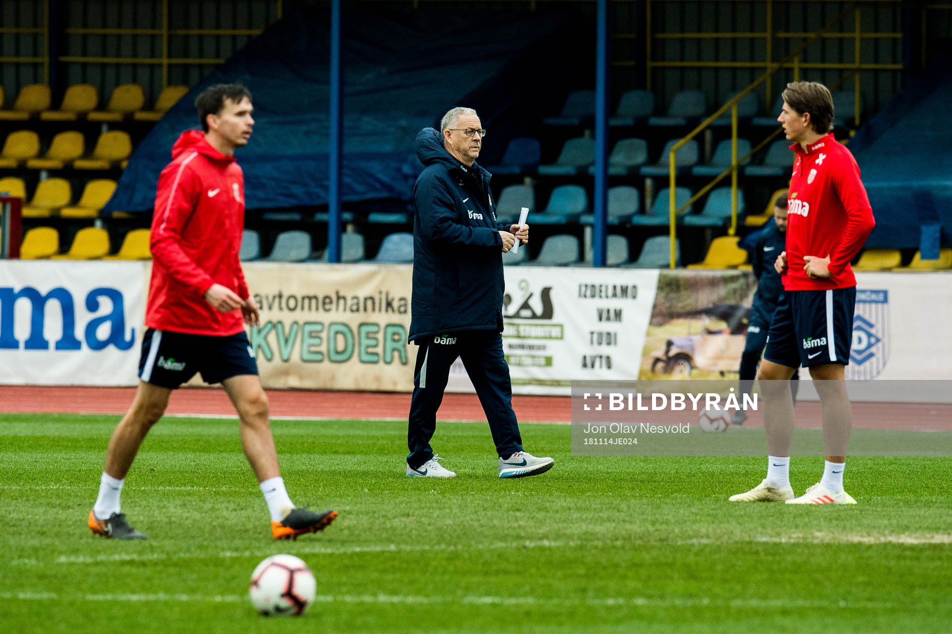 Lars Lagerbäck, head coach of Norway, and Sander Berge of