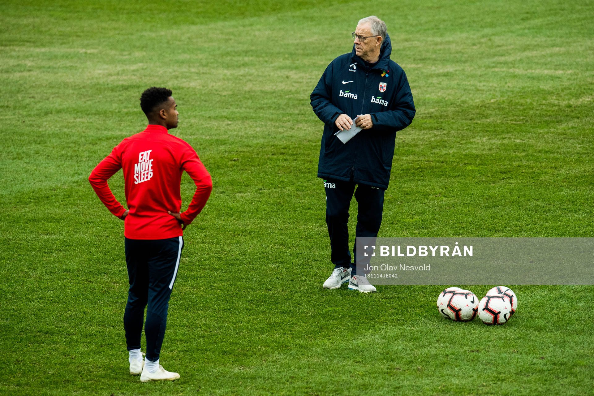 Ola Kamara of Norway and Lars Lagerbäck, head coach of