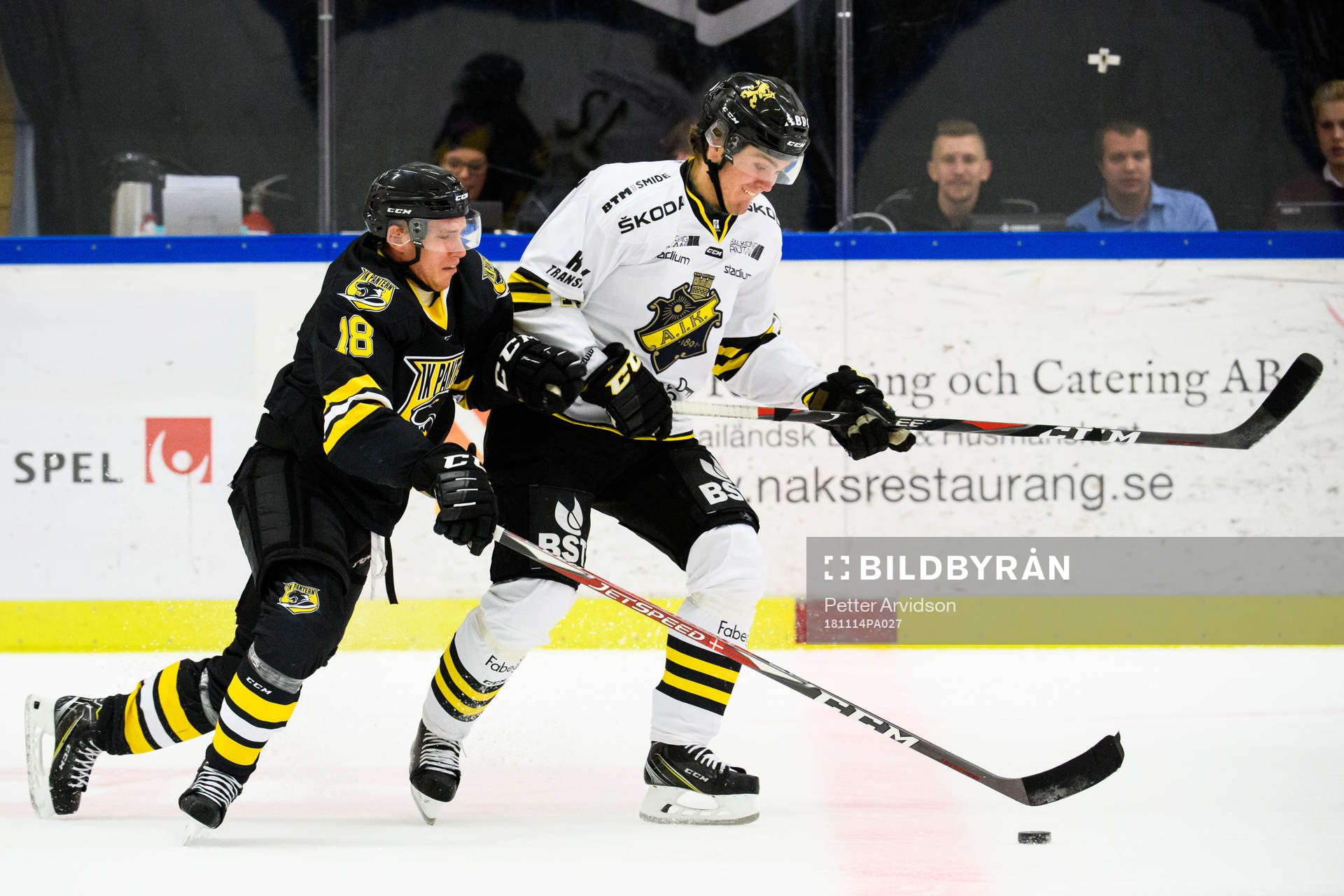 s Max Lindholm