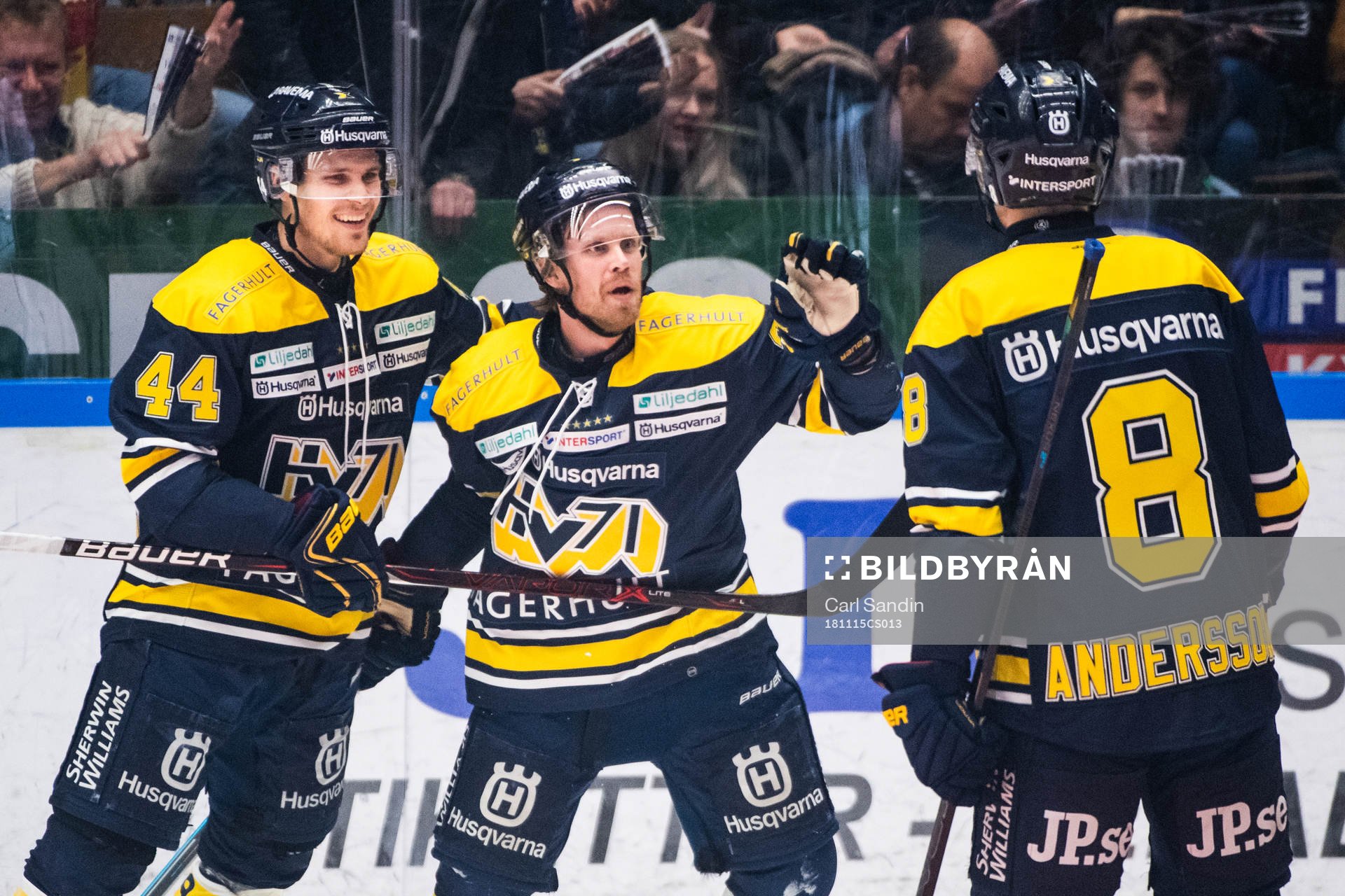 s Mikko Lehtonen och Mattias Tedenby jublar