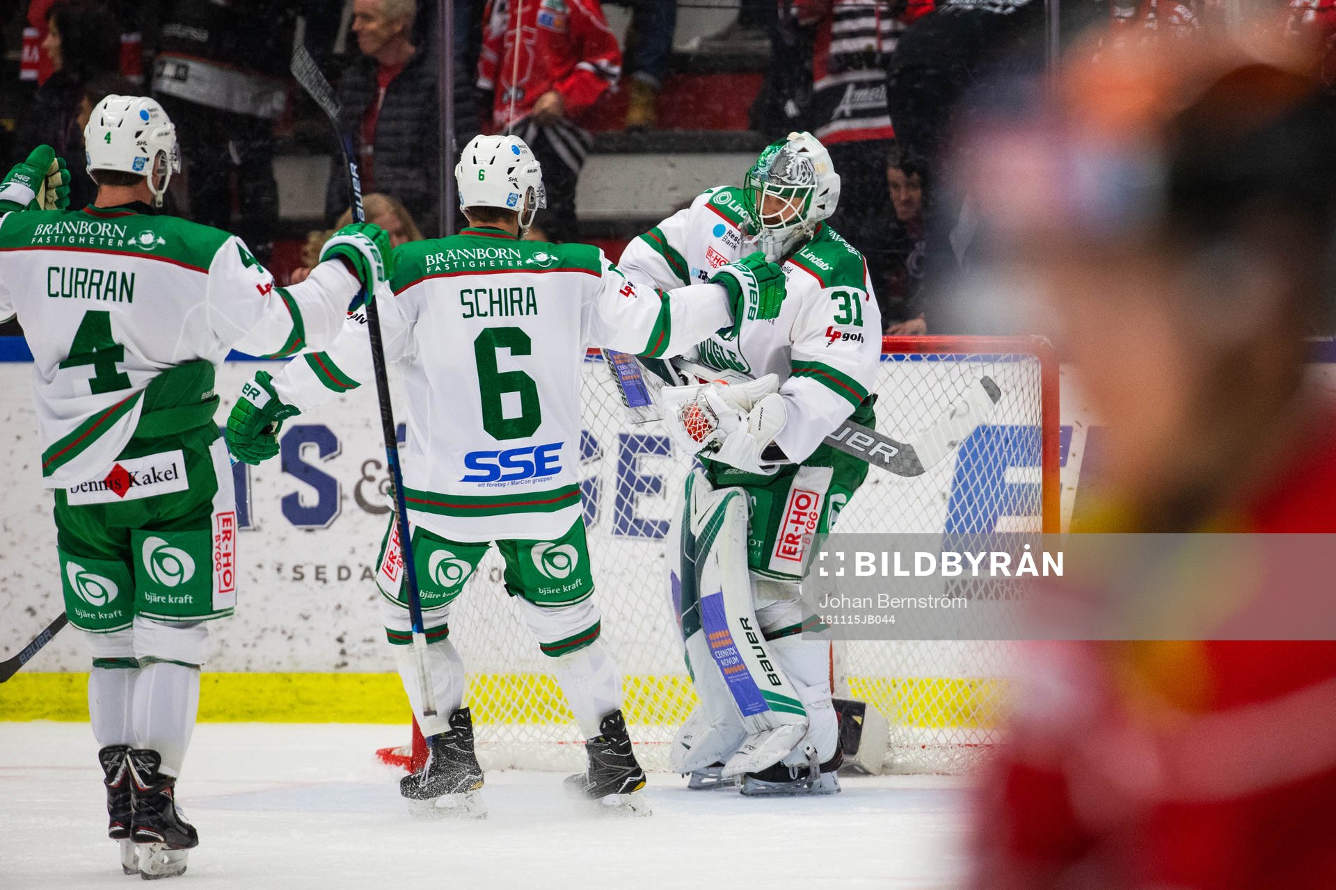 Rögles målvakt Ville Kolppanen jublar