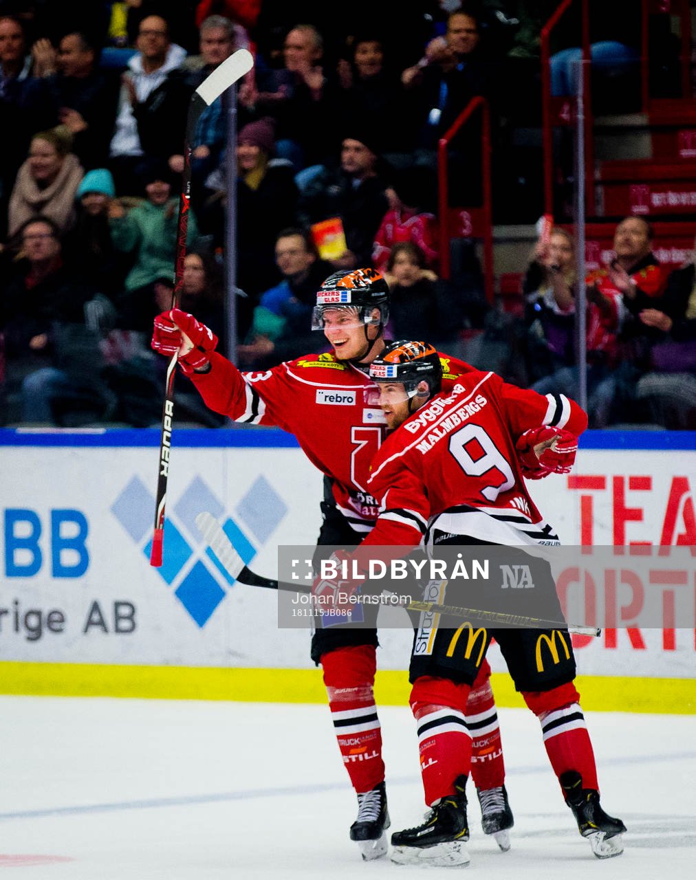 Örebros Tylor Spink gör 1-2 och jublar med Christopher