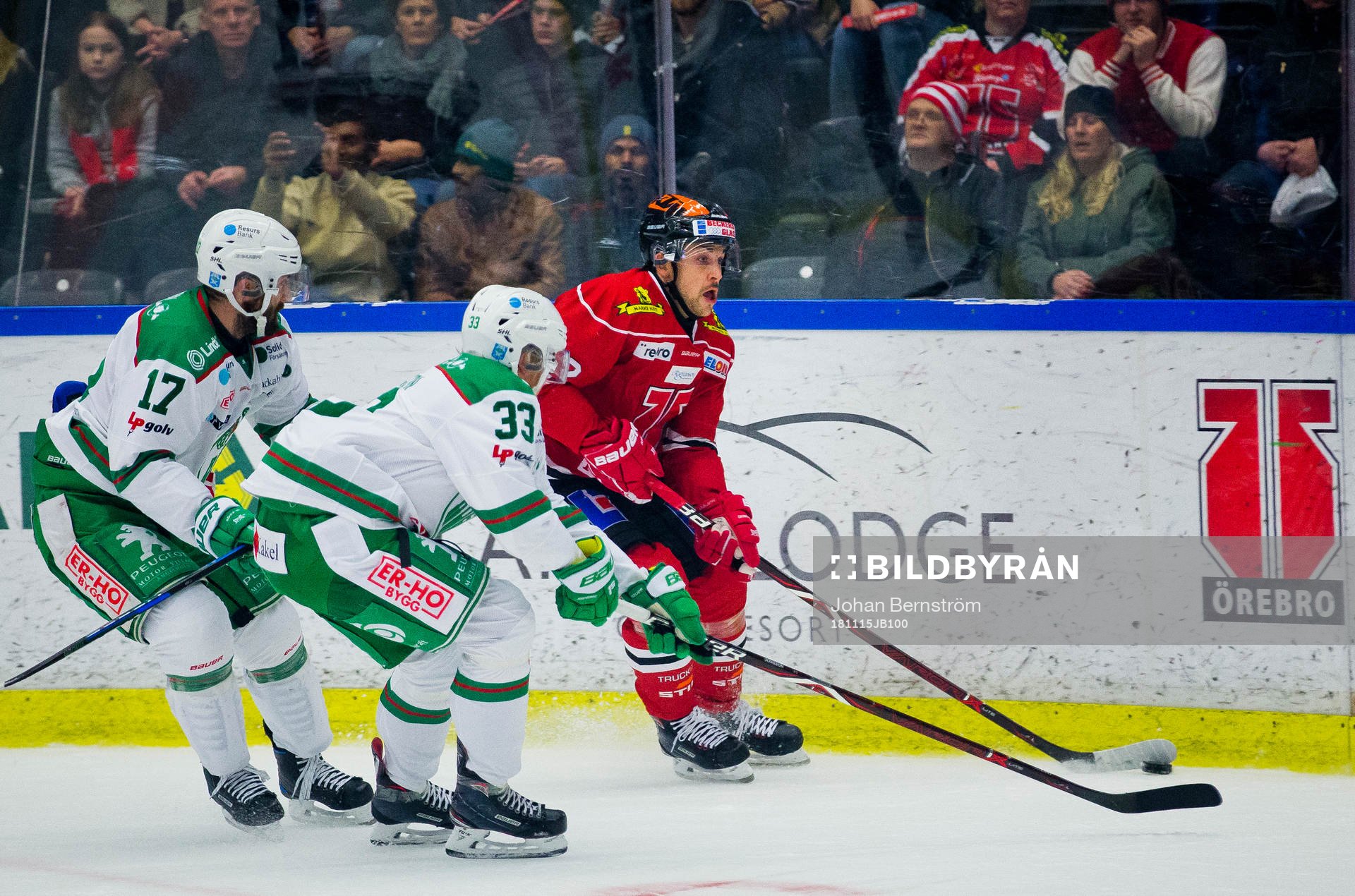 Örebros Jonathan Andersson och Rögles Taylor Matson och