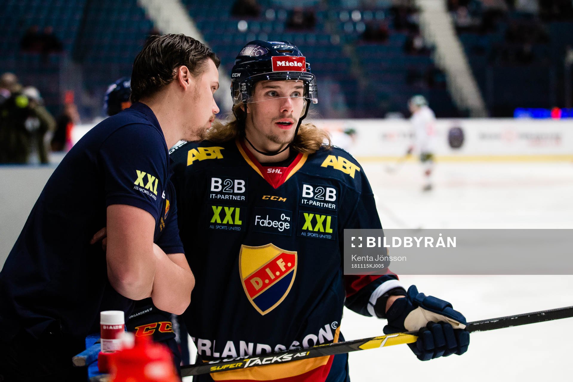 Djurgårdens Axel Jonsson Fjällby med materialförvaltare