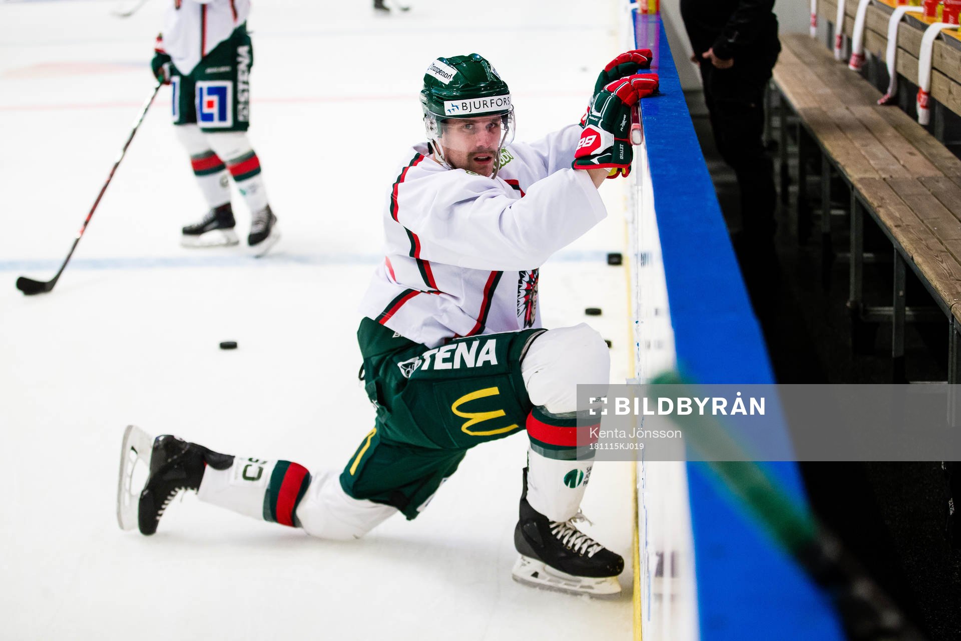 Frölundas Jonathan Sigalet innan ishockeymatchen i SHL