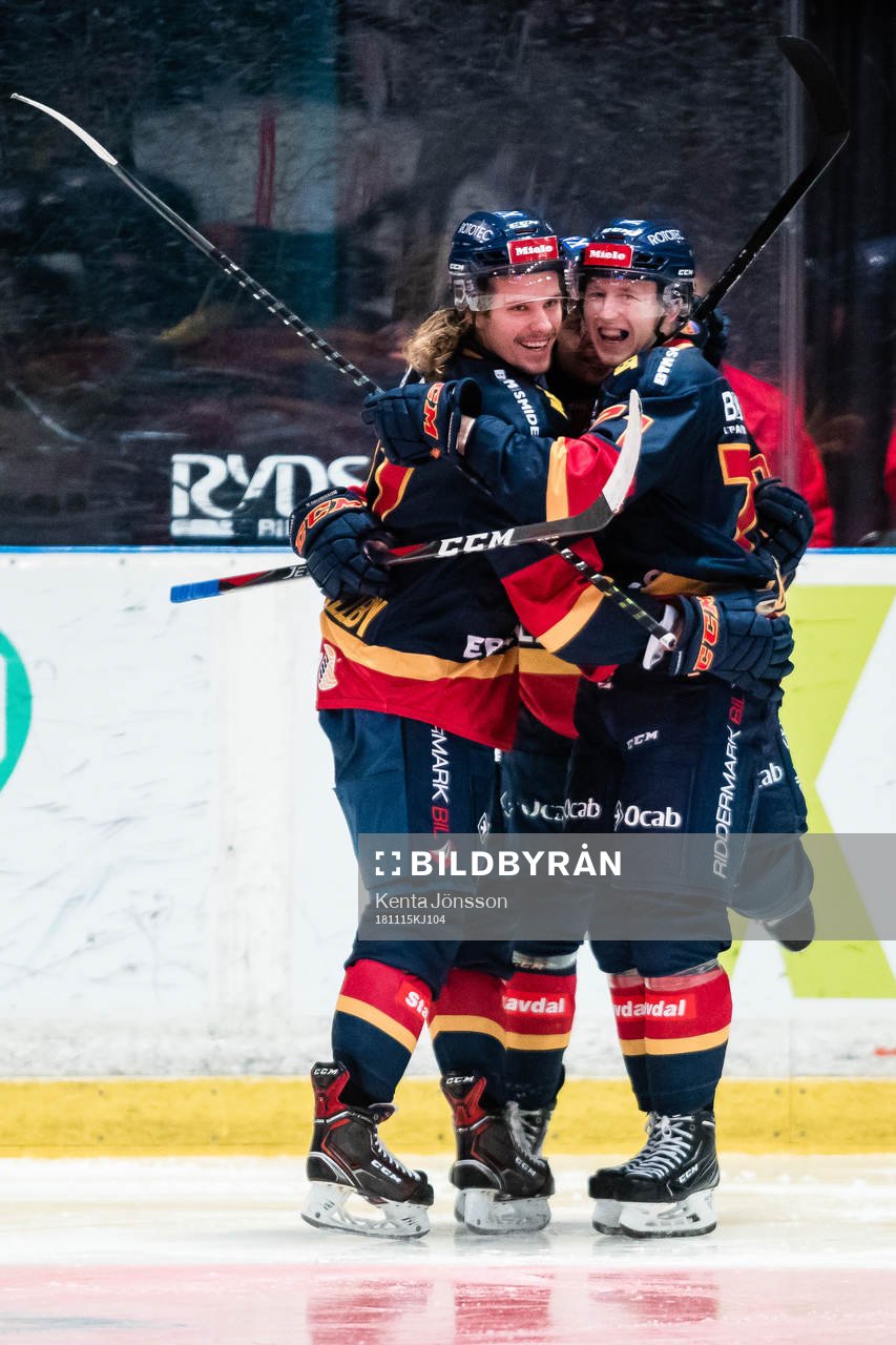 Djurgårdens Jonathan Davidsson jublar med Axel Jonsson