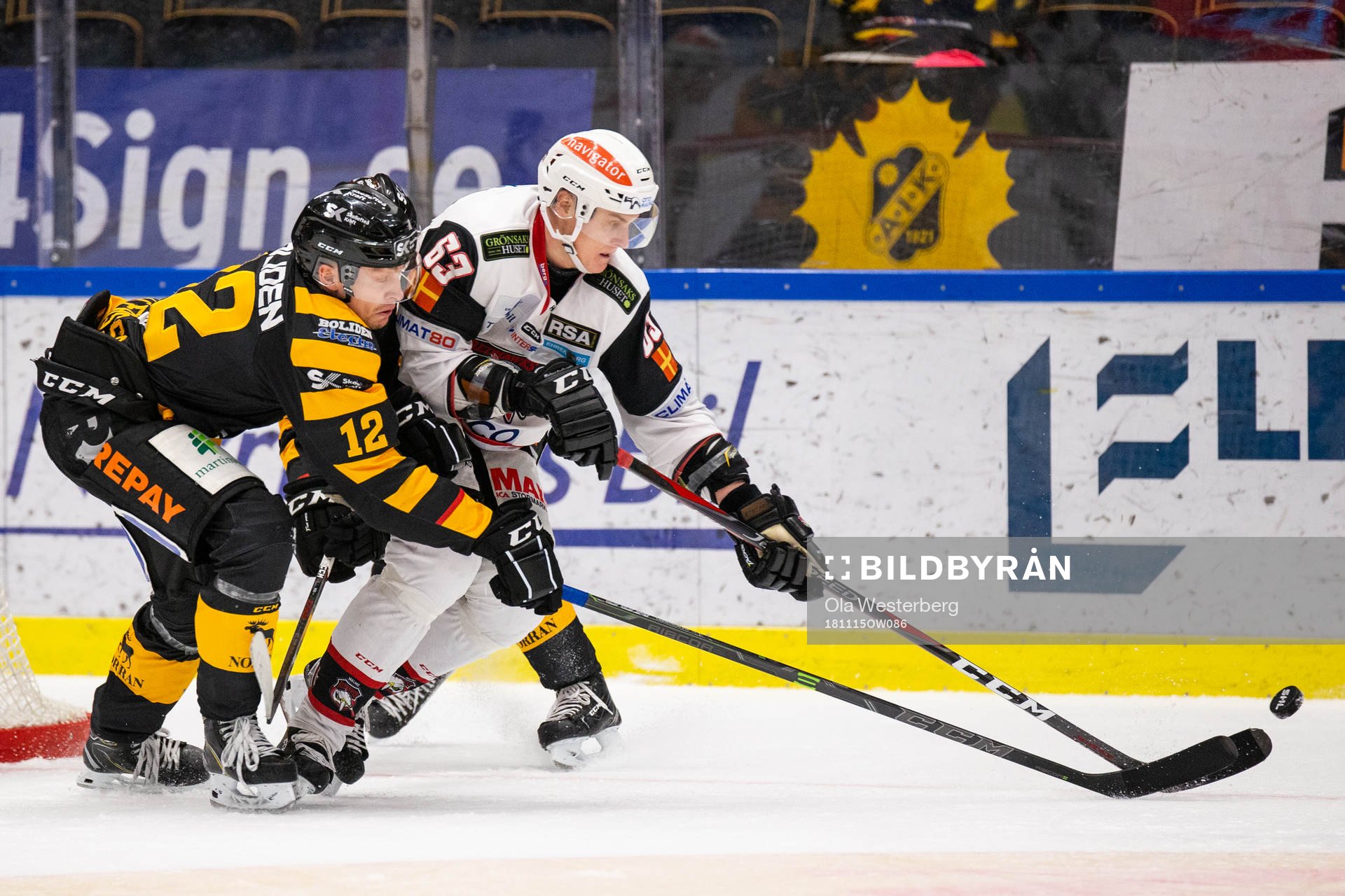Malmö Redhawks Fredrik Händemark och Skellefteås Adam