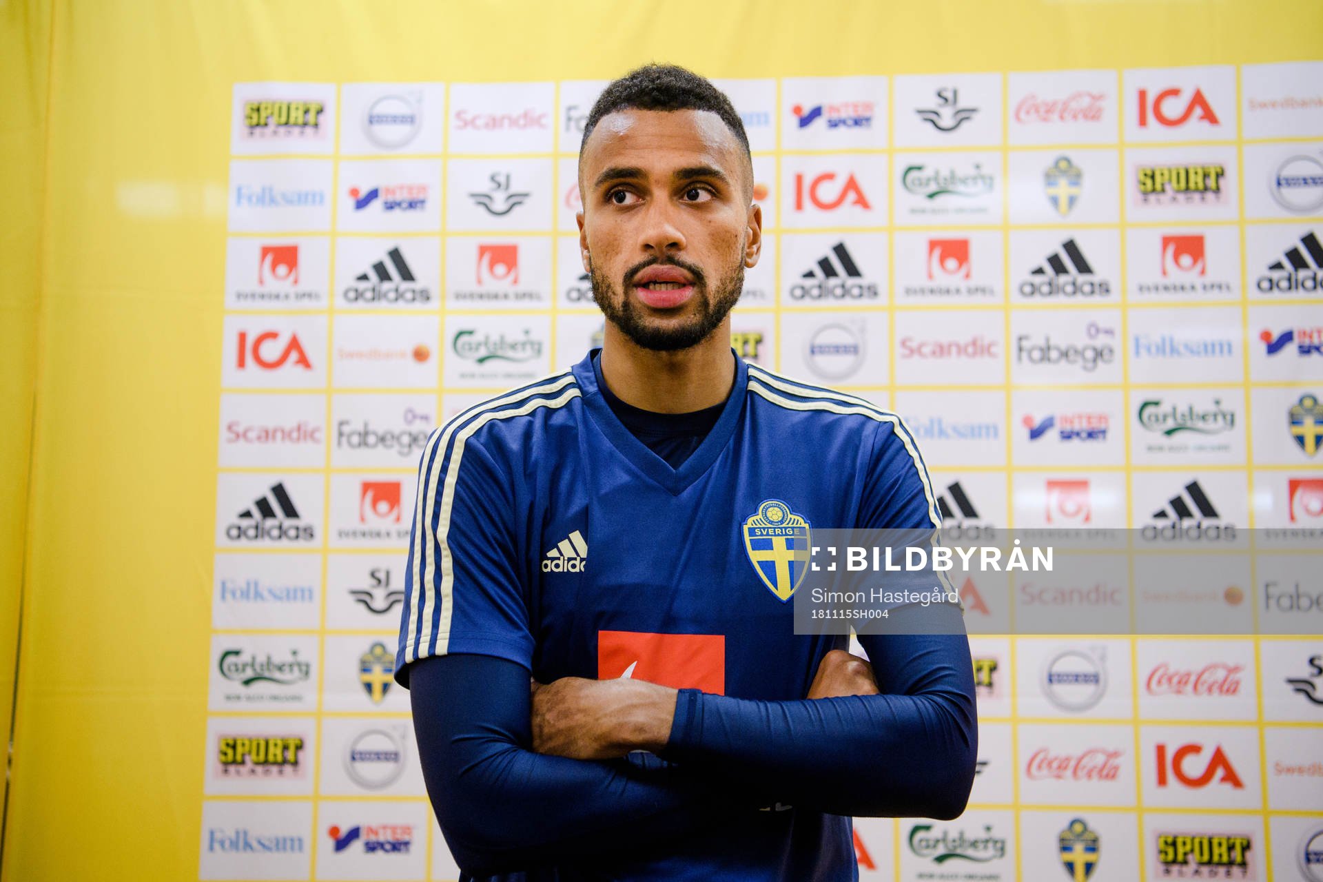 Isaac Kiese Thelin i mixed zone