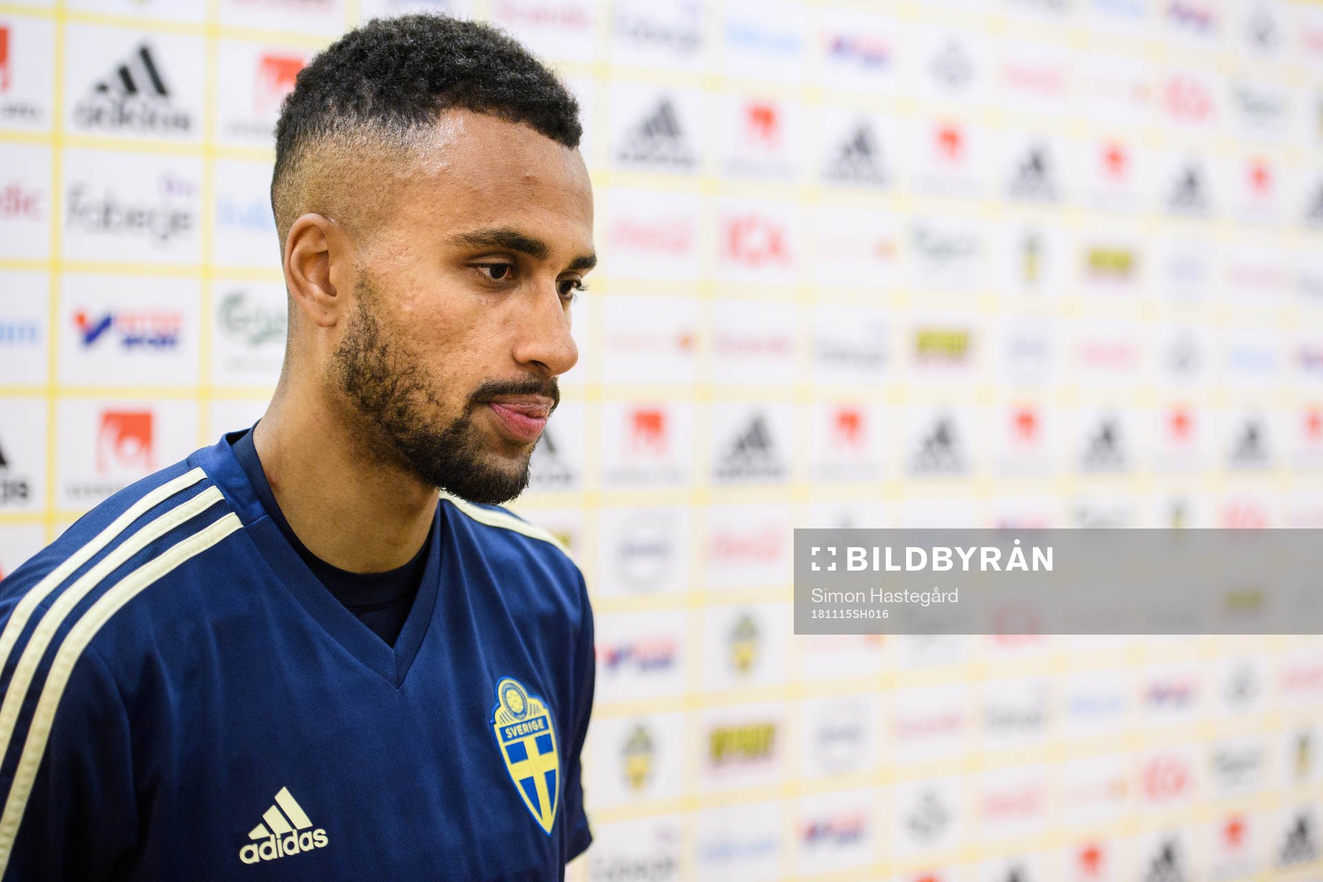 Isaac Kiese Thelin i mixed zone