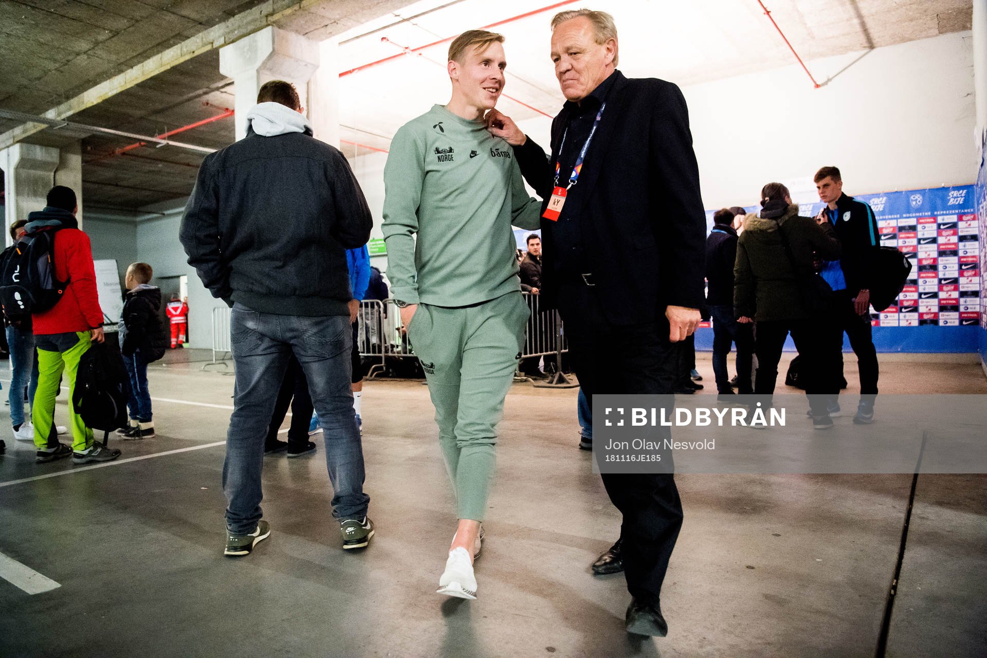 Stefan Johansen of Norway and Geir Ellefsen, head of