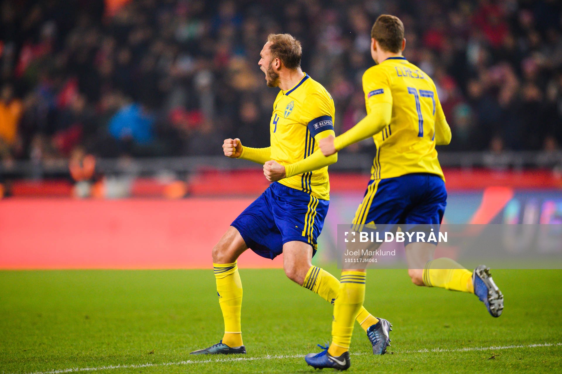 Andreas Granqvist and Viktor Claesson of Sweden celebrates after 0-1 during the Nations League football match between Turkey and Sweden on November 17, 2018 in Konya.