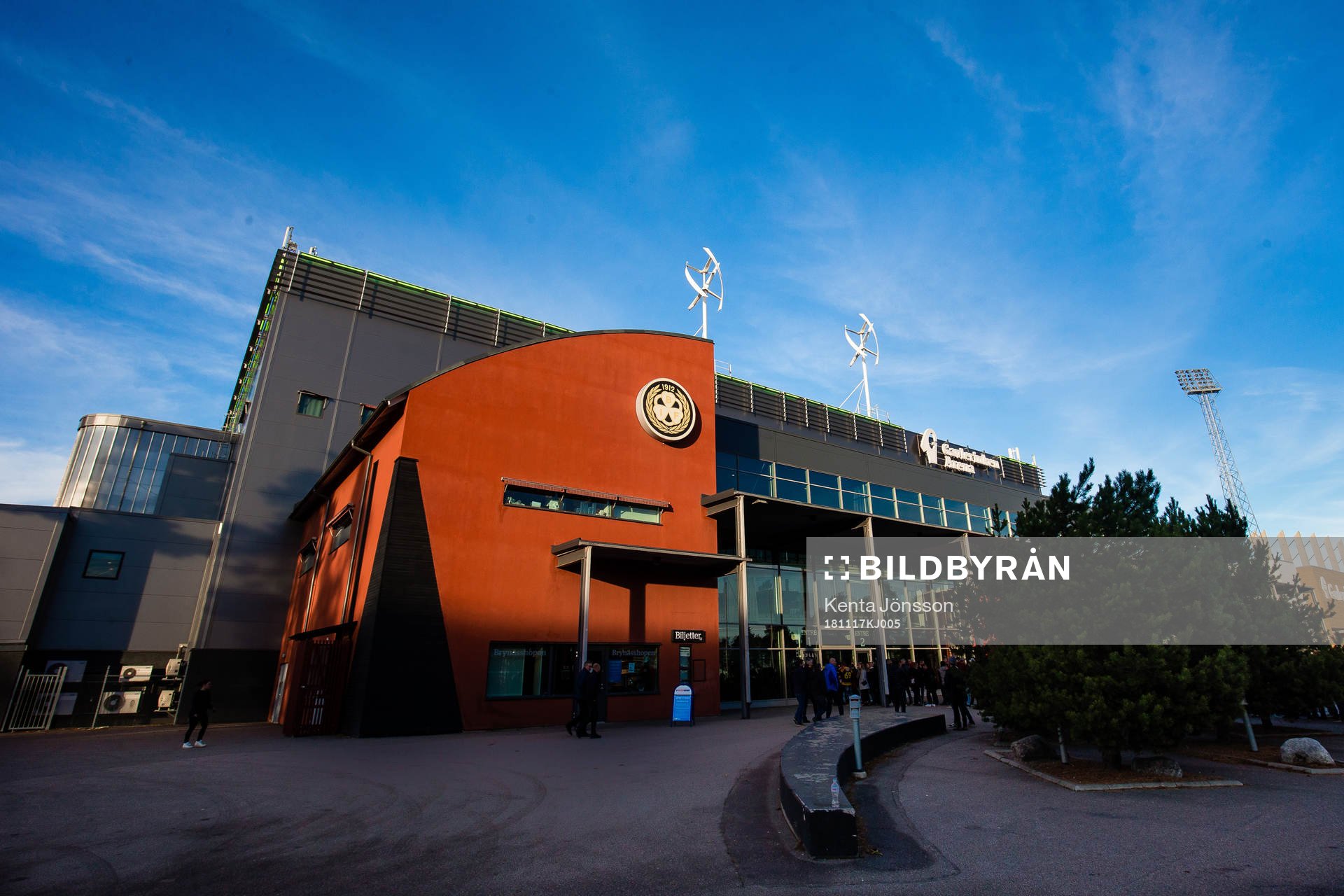 Exteriör av Gavlerinken Arena innan ishockeymatchen i SHL