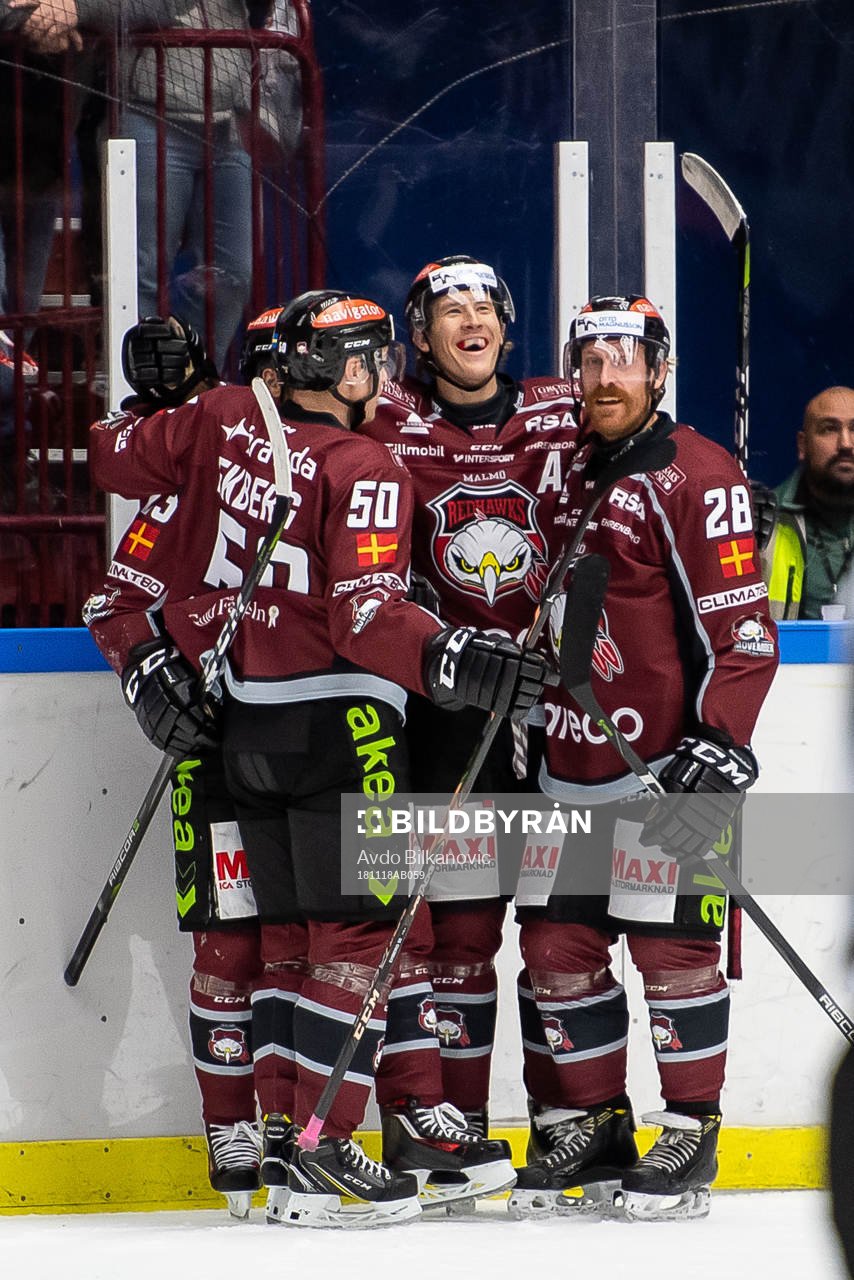 Malmö Redhawks Emil Sylvegård jublar
