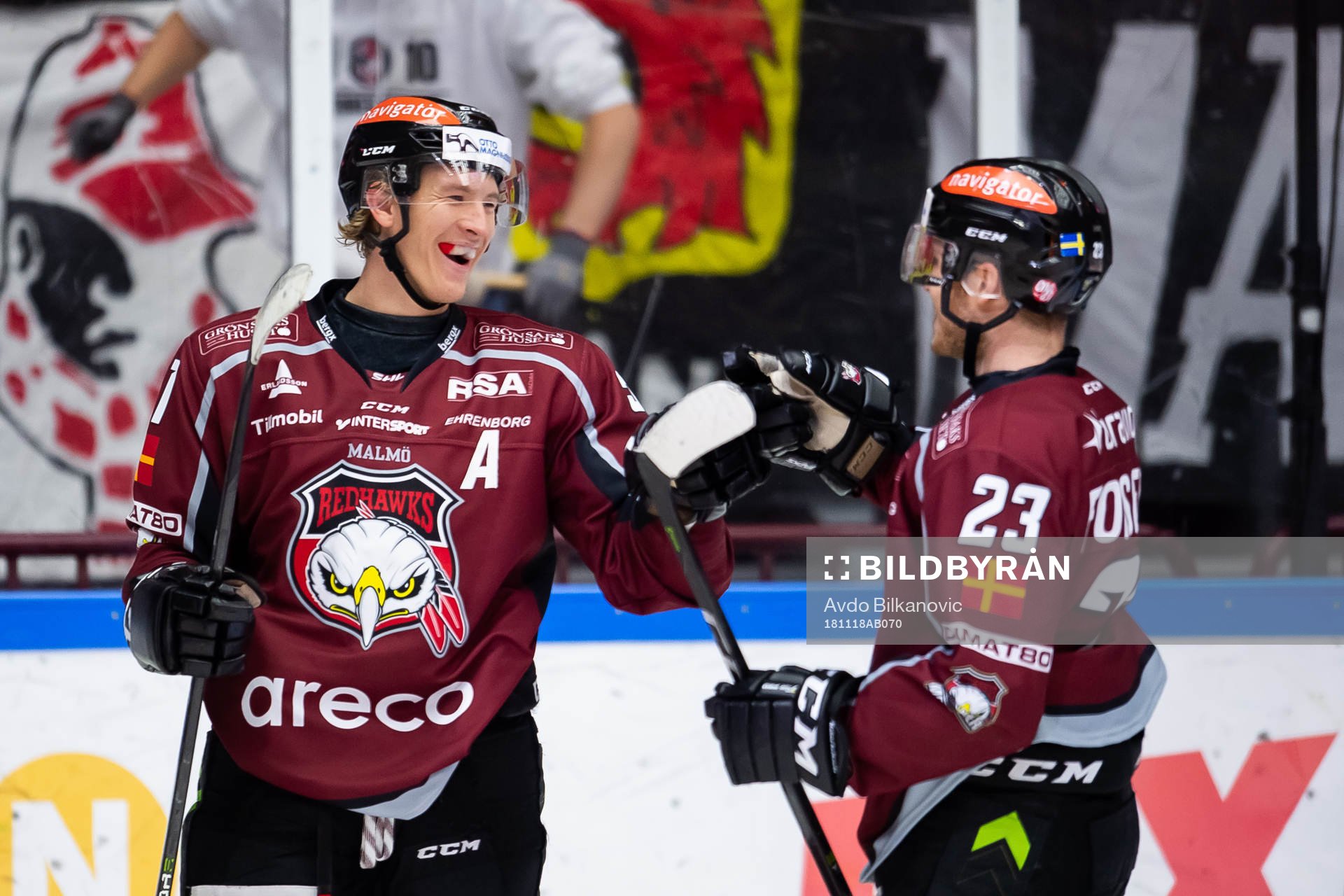 Malmö Redhawks Emil Sylvegård jublar med Christoffer