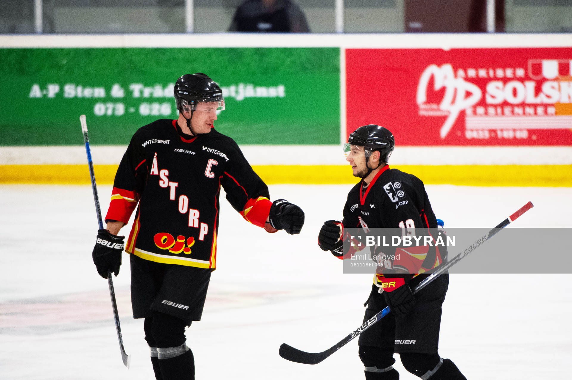 Åstorps Johan Johansson och Tyler Quintos jublar