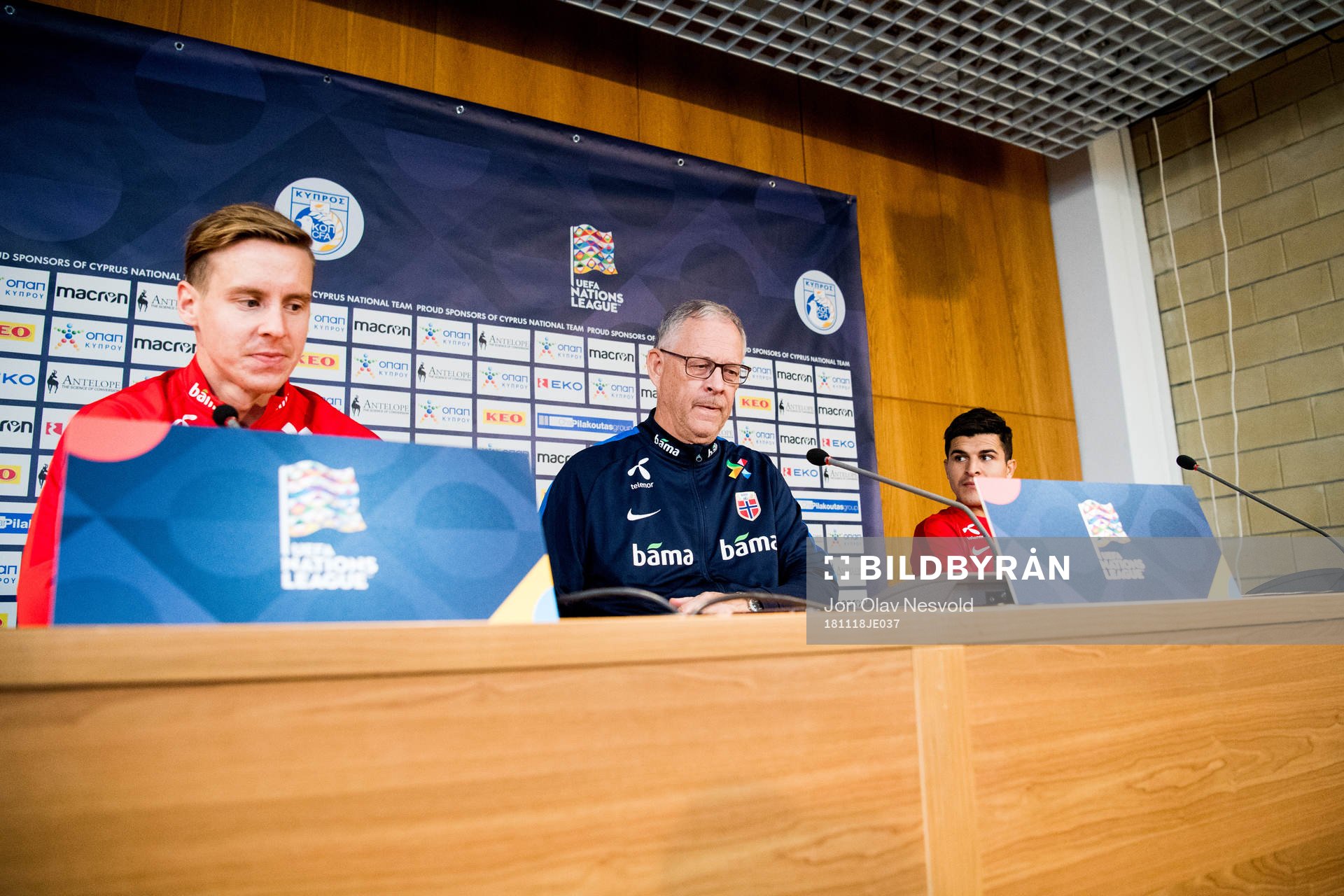 Stefan Johansen, Lars Lagerbäck, head coach, and Tarik