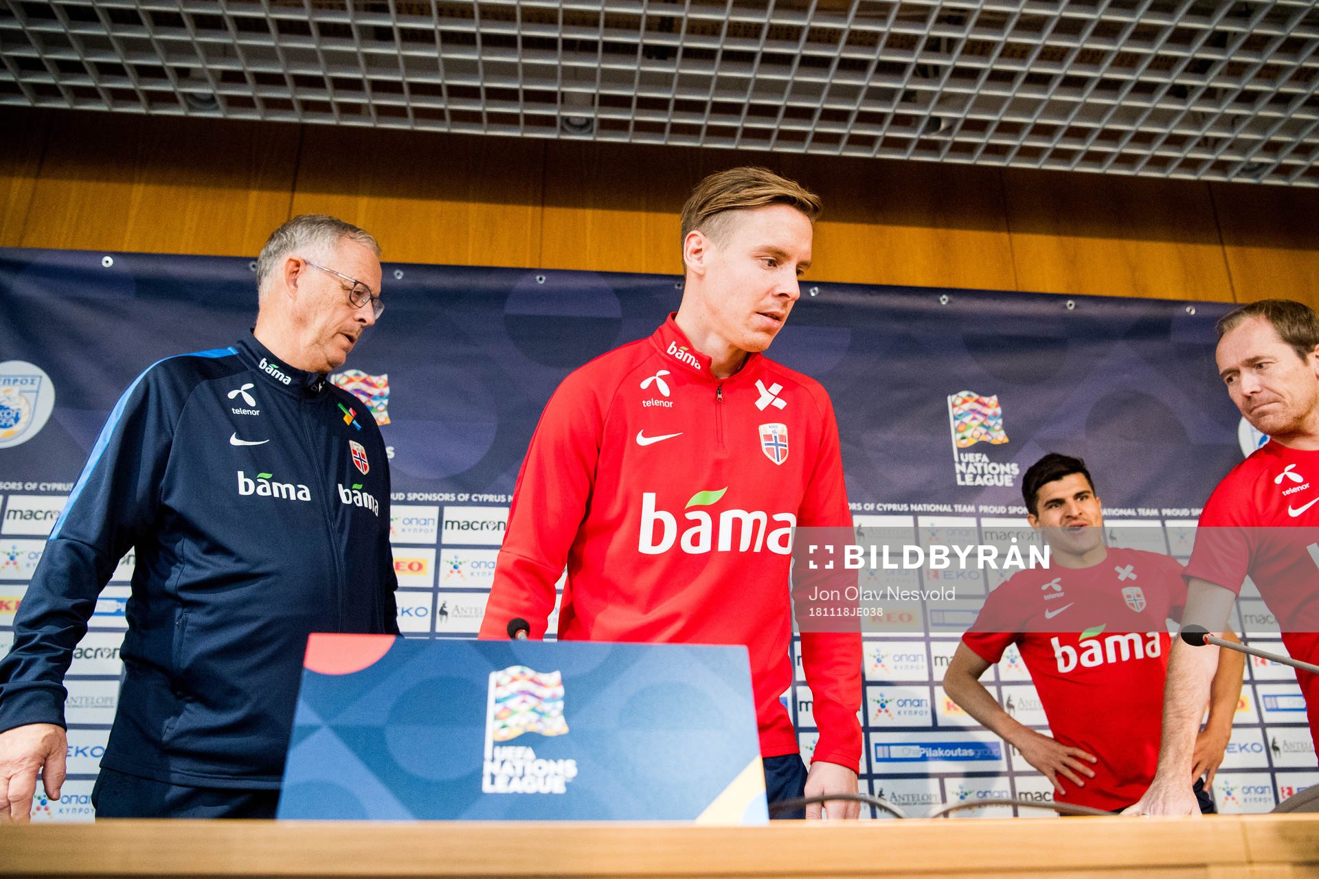 Lars Lagerbäck, head coach, Stefan Johansen and Tarik