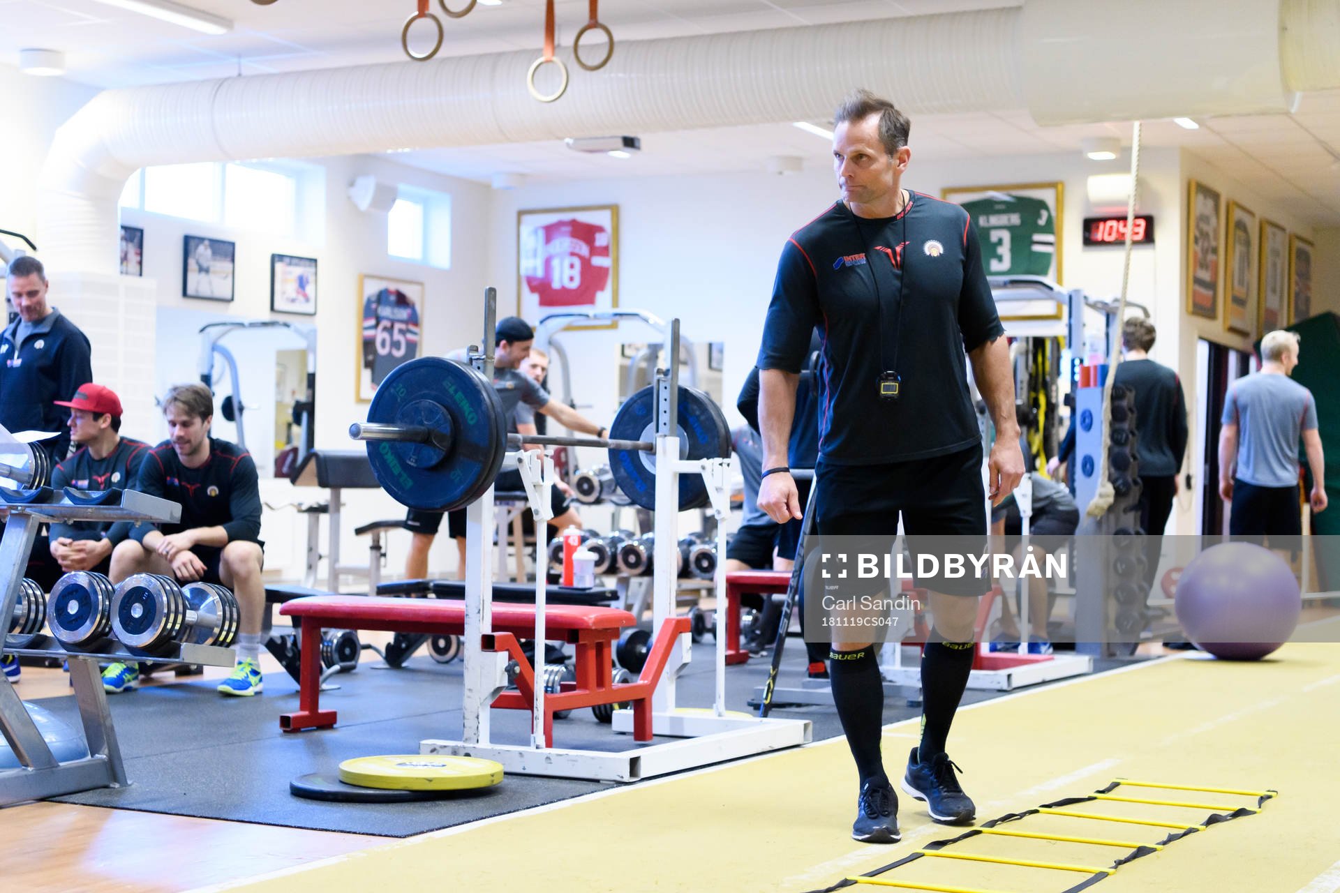 Frölundas fystränare Pär Edlund innan en