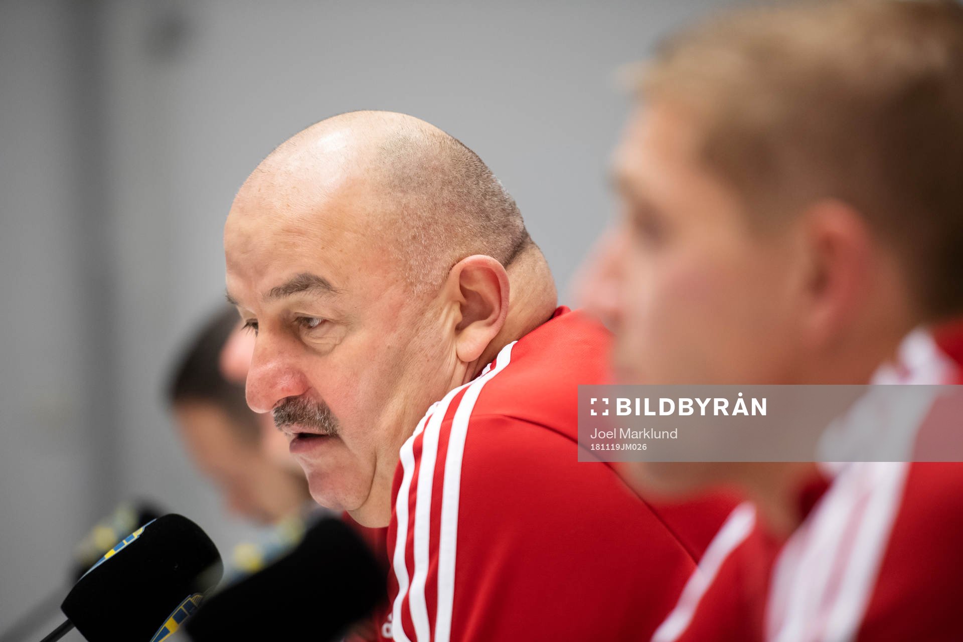 Head coach Stanislav Cherchesov of Russia