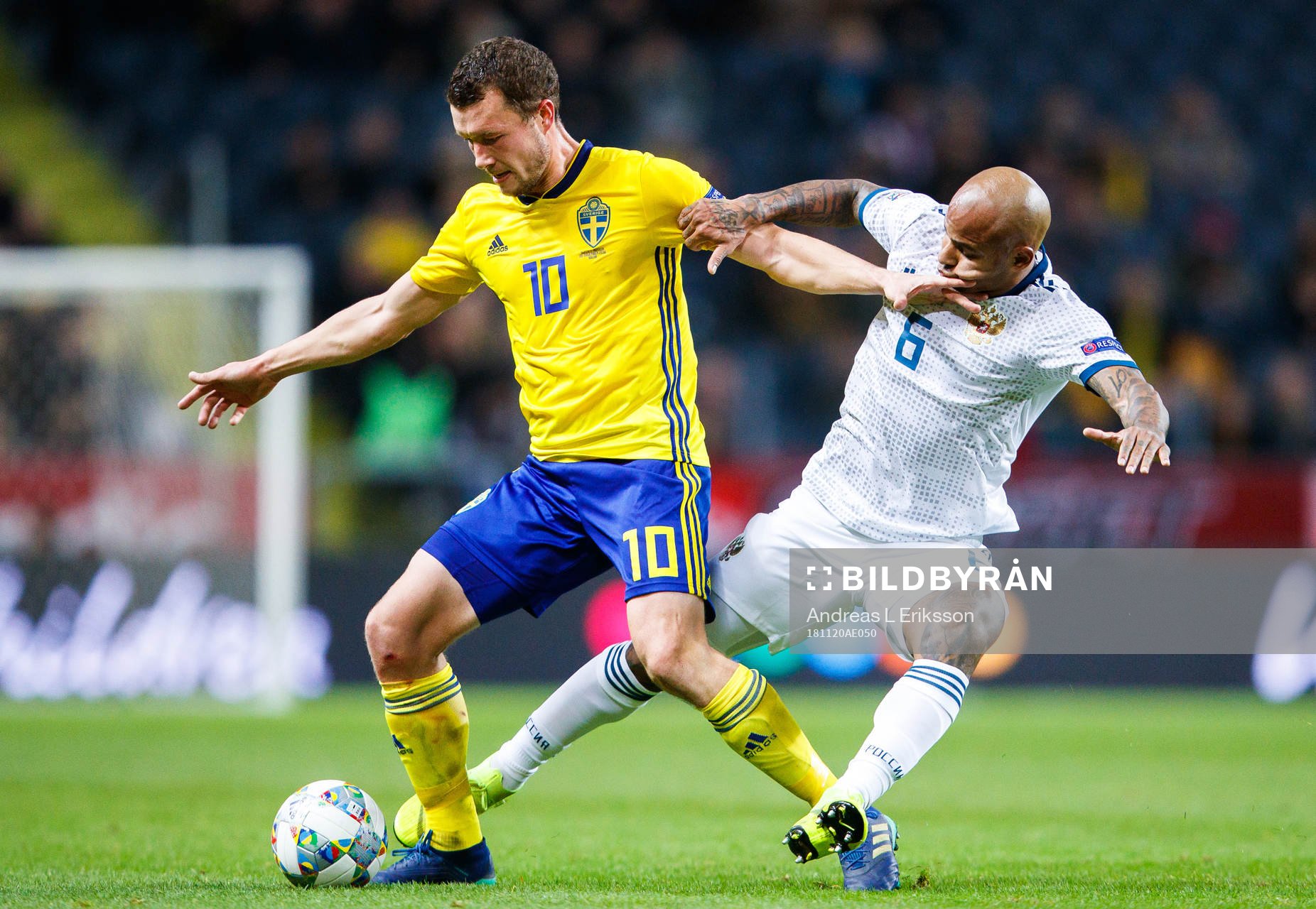 Jakob Johansson of Sweden and Ari of Russia