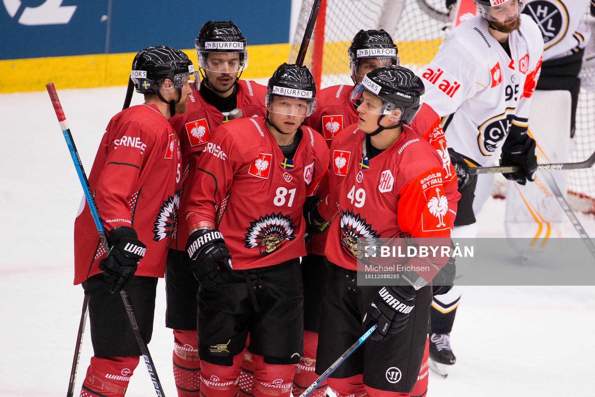 Ryan Lasch of Frölunda celebrates with teammates