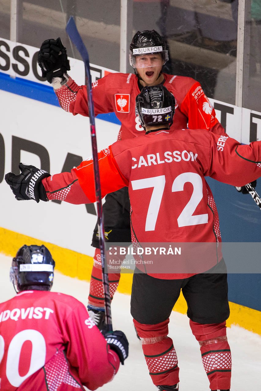 Ryan Lasch of Frölunda celebrates scoring 5-4 with team