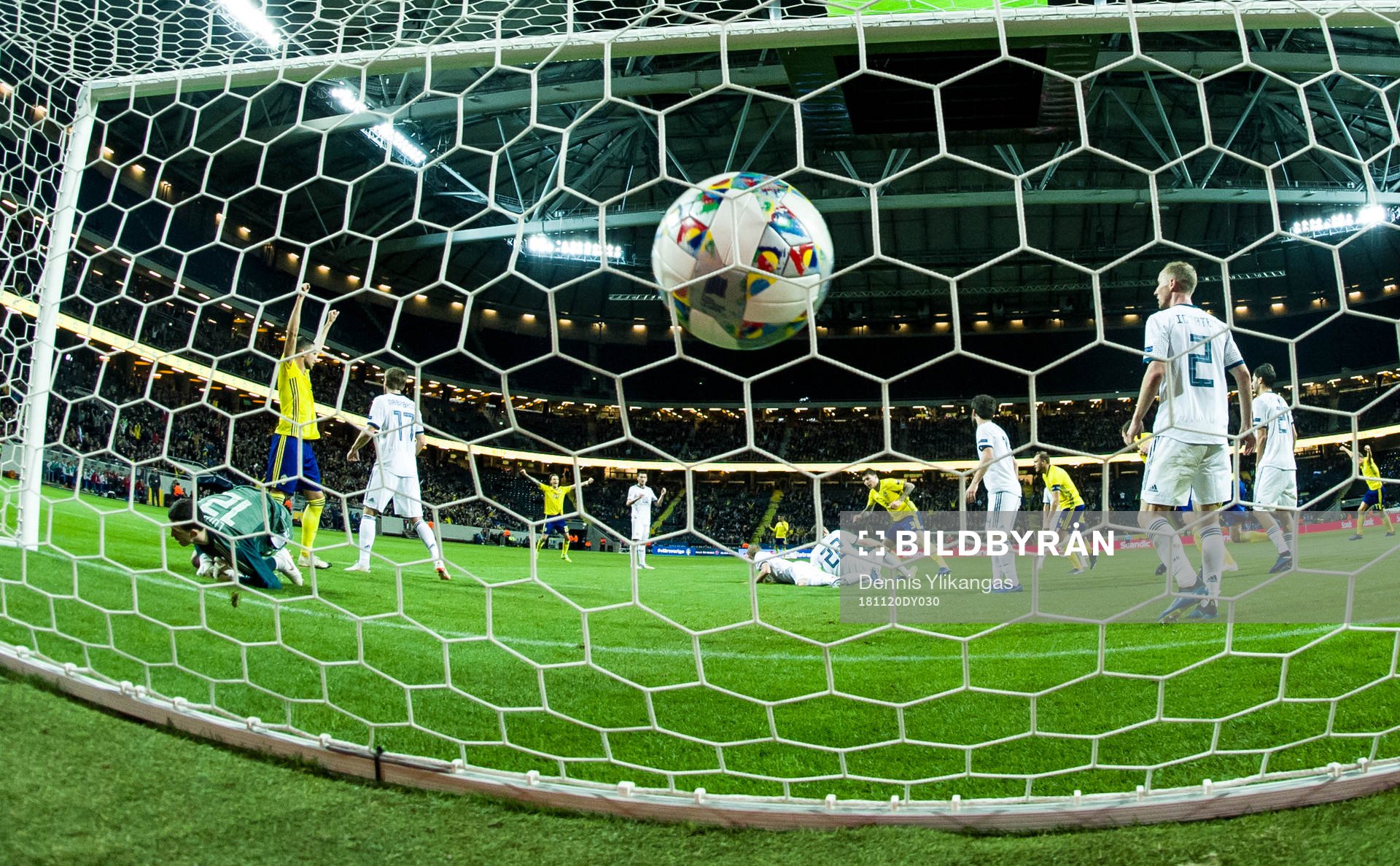 Victor Nilsson Lindelöf of Sweden scores