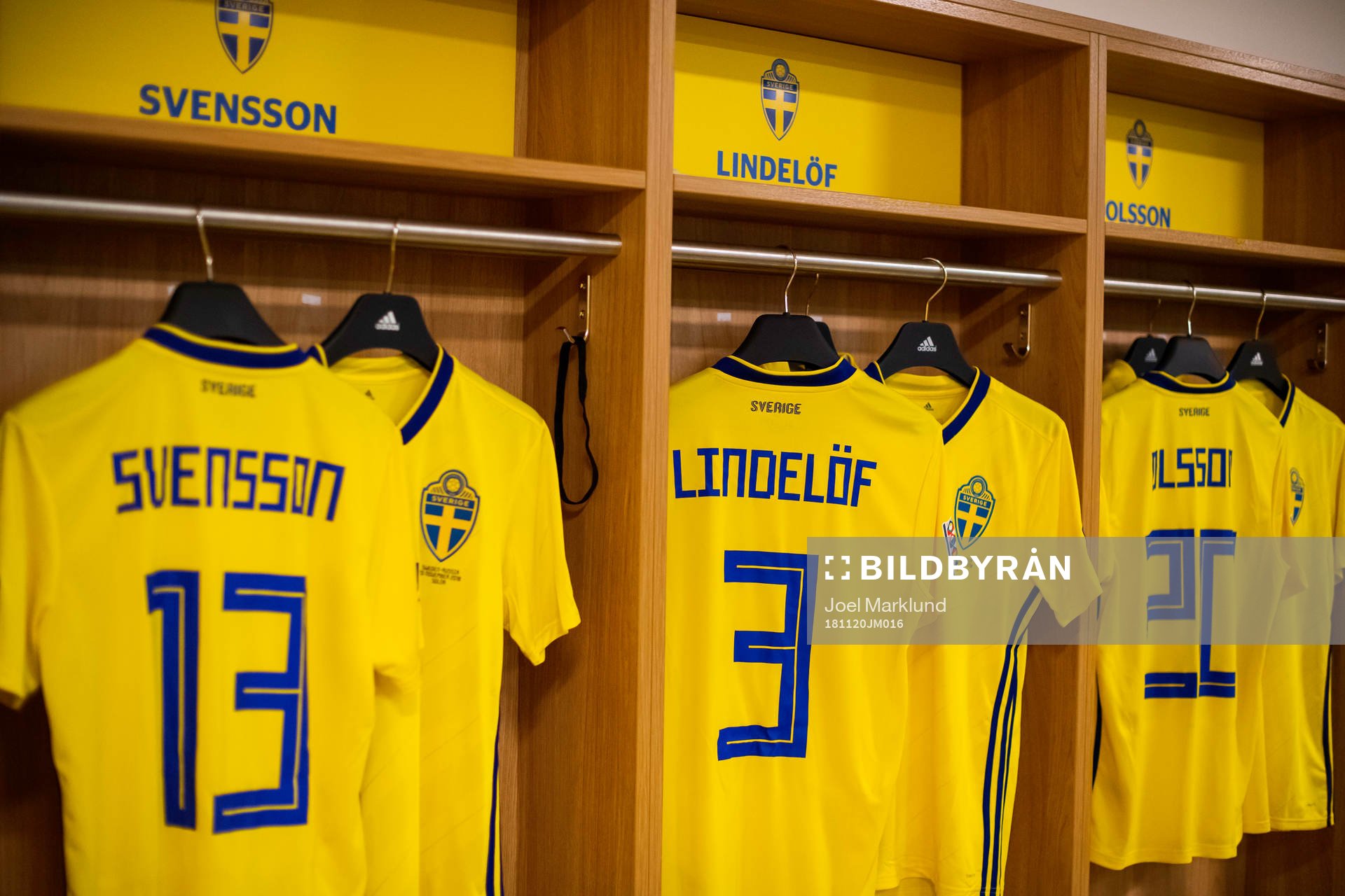 The jerseys of Gustav Svensson, Victor Nilsson Lindelöf