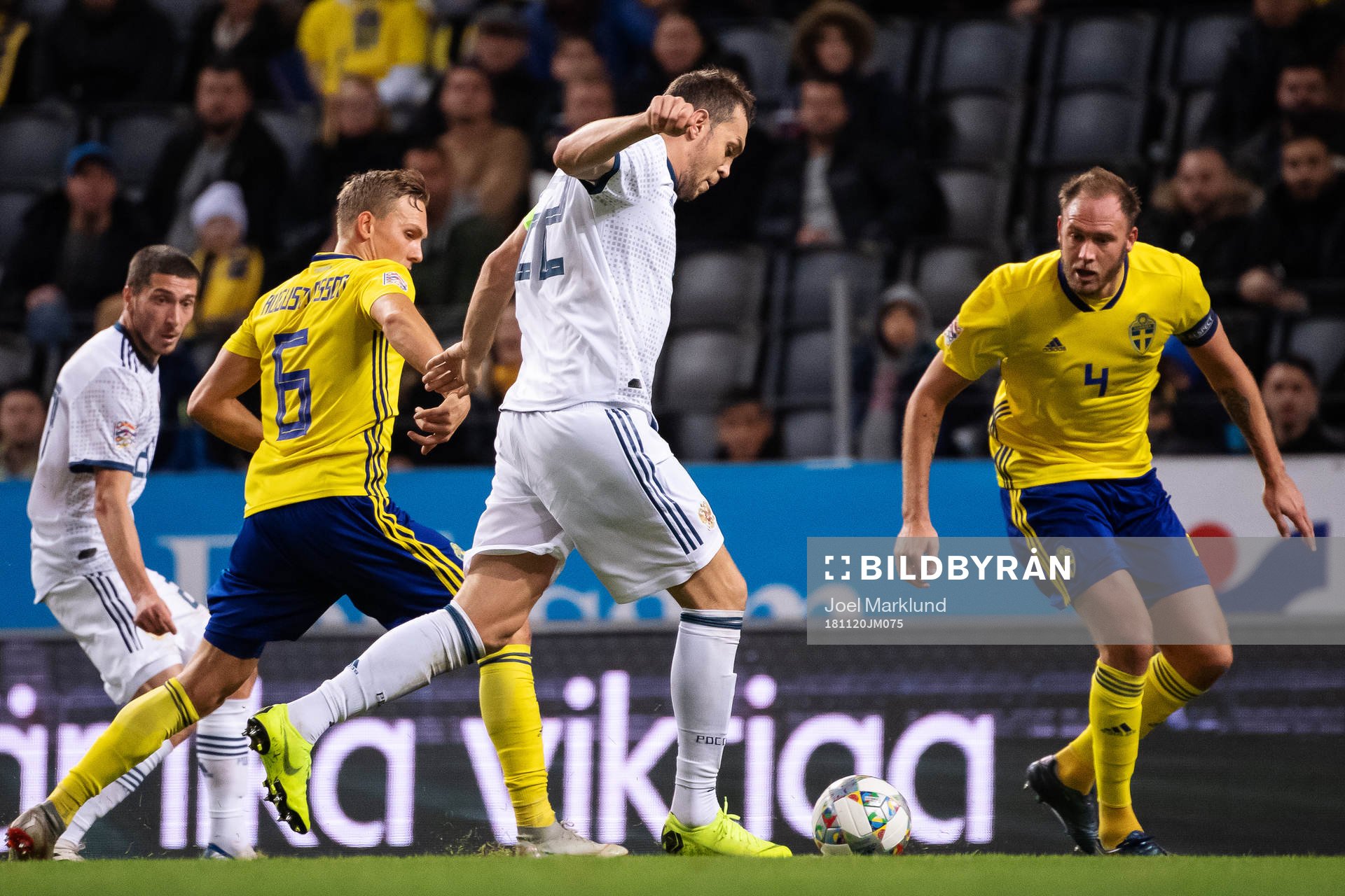 Ludwig Augustinsson and Andreas Granqvist of Sweden are