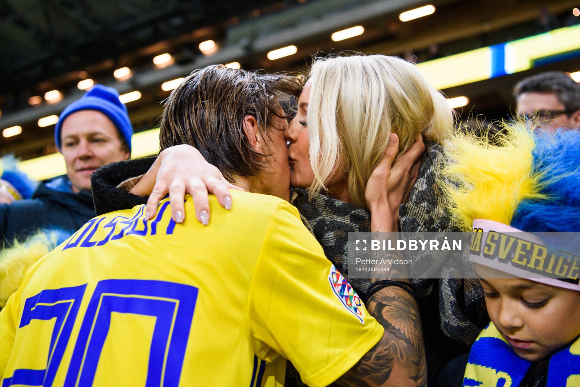 Kristoffer Olsson receives a kiss