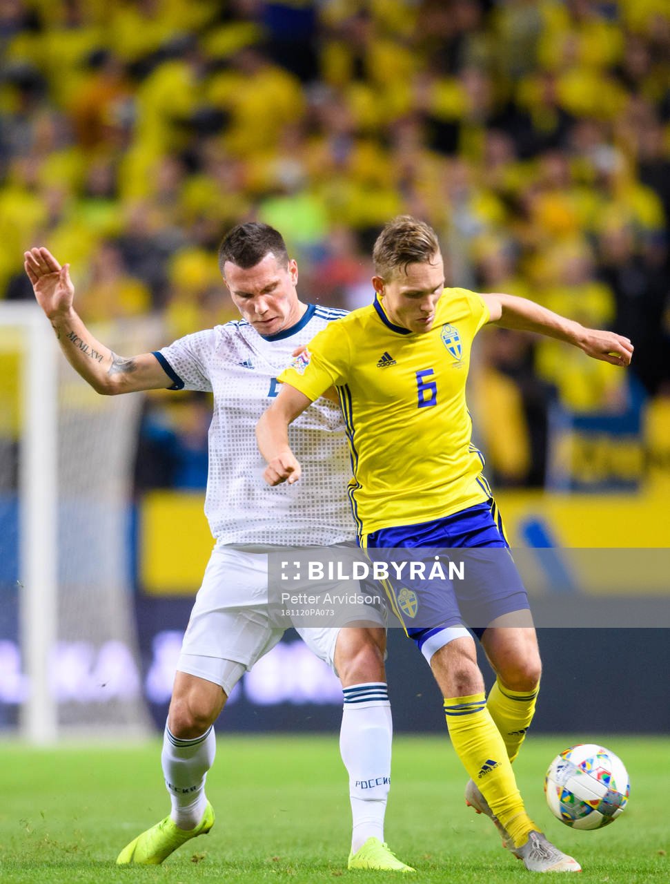 Andrey Semenov of Russia and Ludwig Augustinsson of Sweden