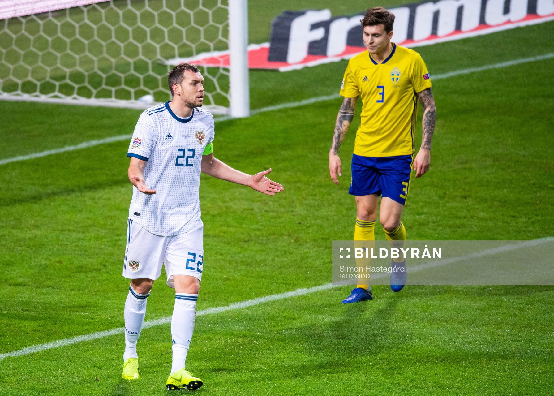 Artem Dzyuba of Russia looks dejected